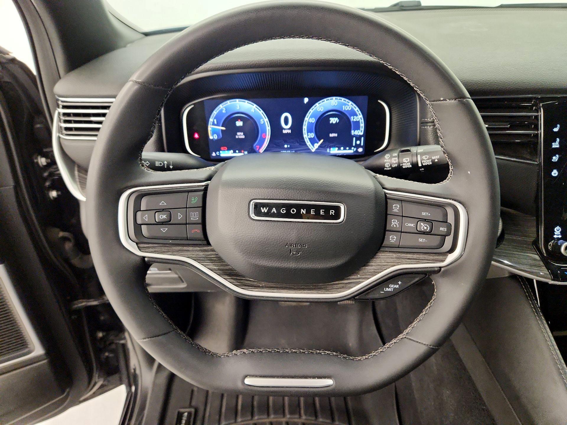 Thumbnail: 2022 Jeep Wagoneer - 10