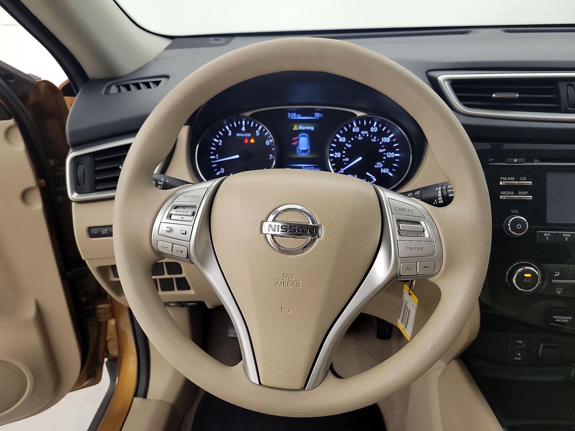 Thumbnail: 2015 Nissan Rogue - 10