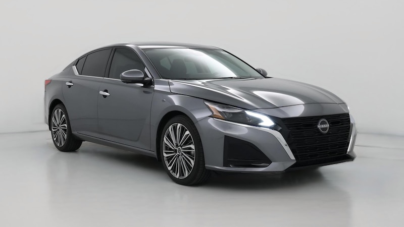 2023 Nissan Altima SL Hero Image