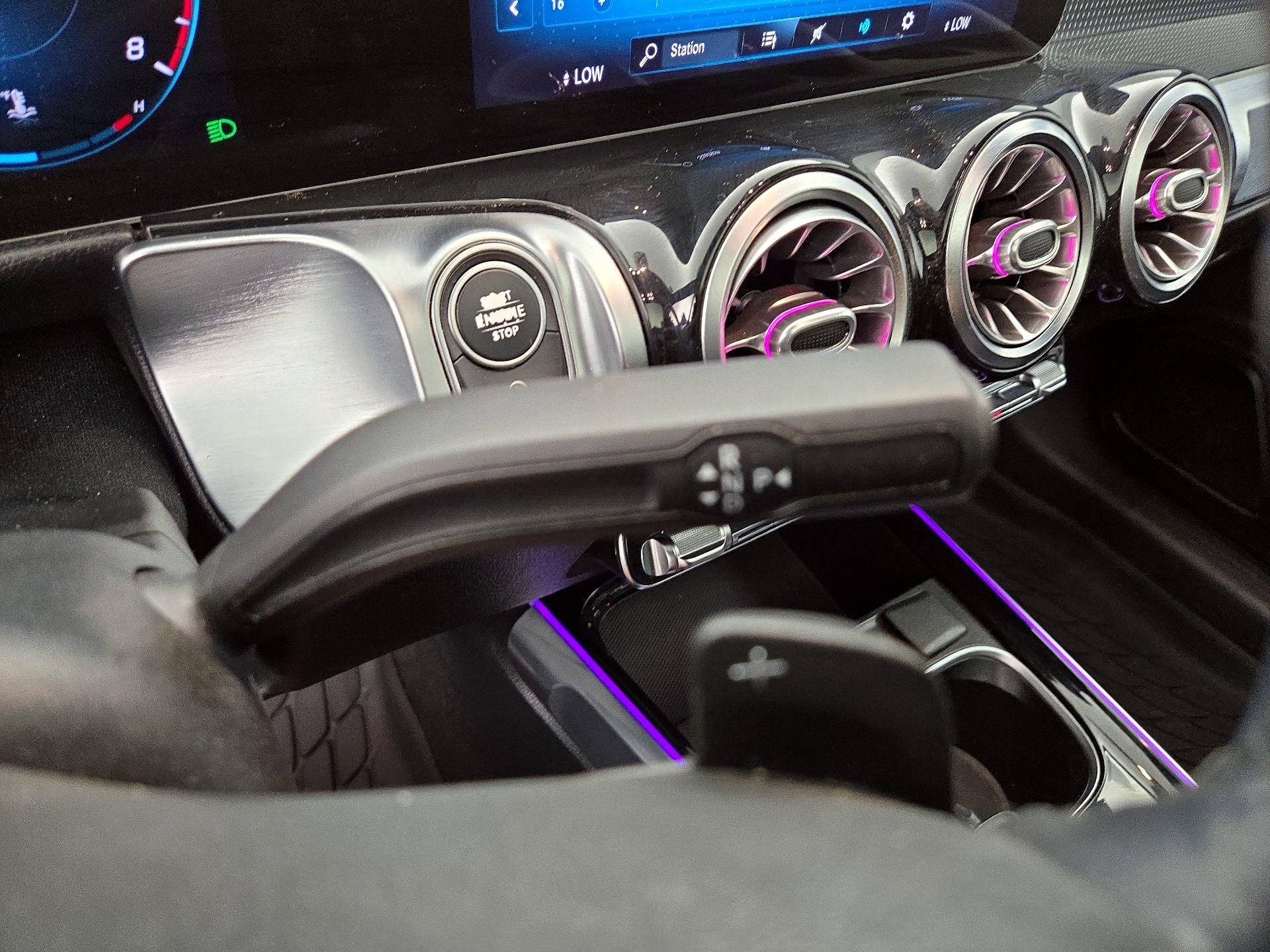 Thumbnail: 2020 Mercedes-Benz GLB - 17