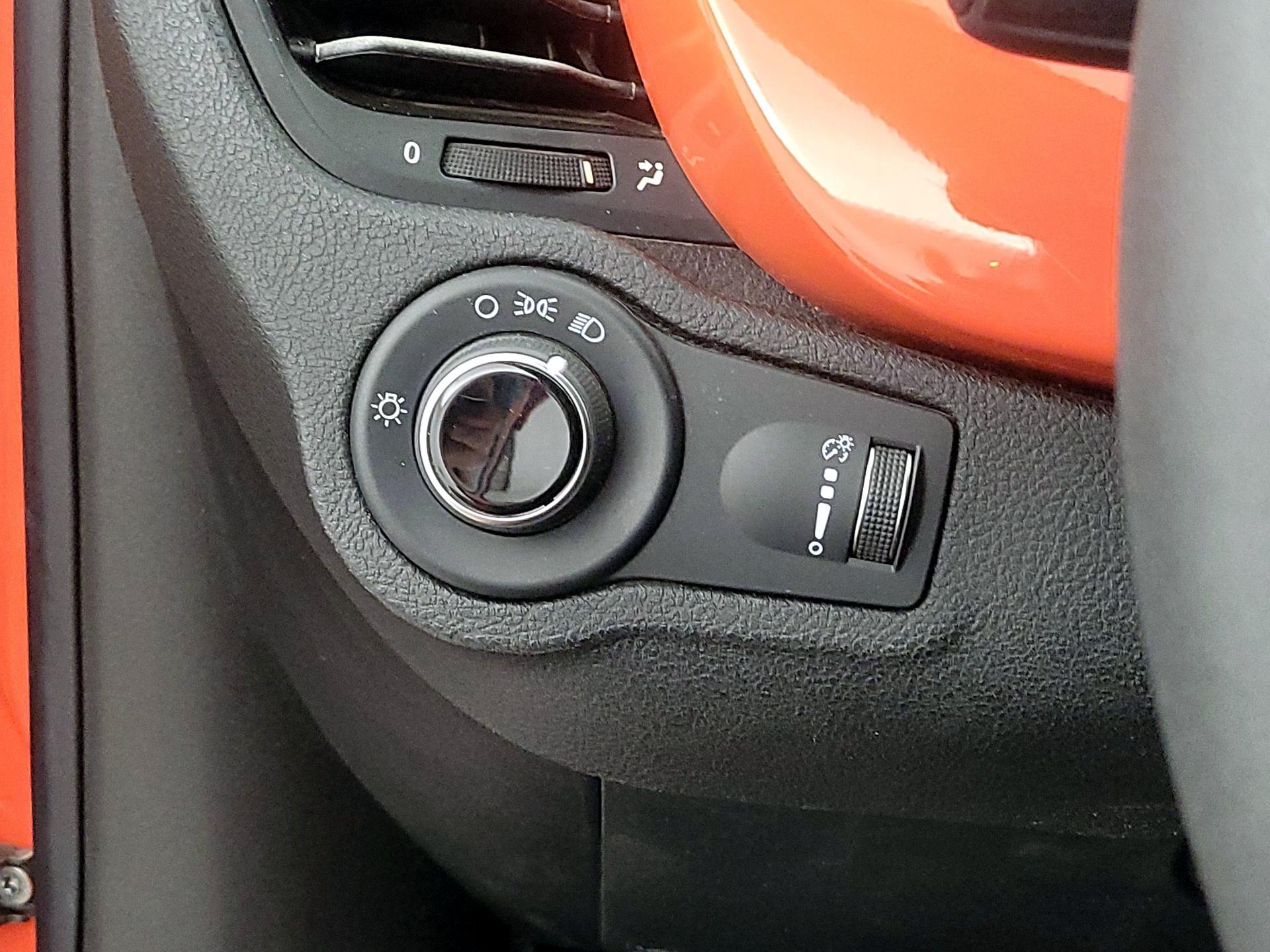 Thumbnail: 2016 Fiat 500X - 13