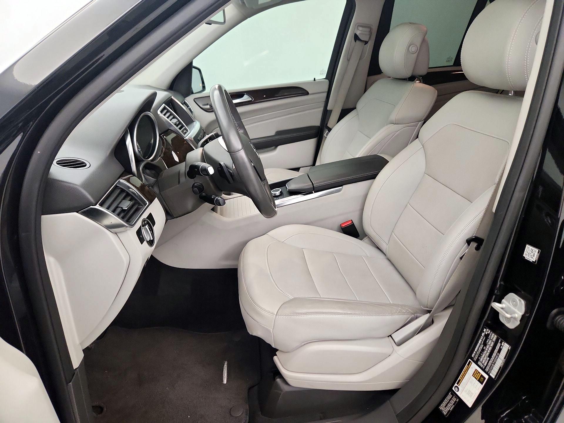 Thumbnail: 2015 Mercedes-Benz M-Class - 11