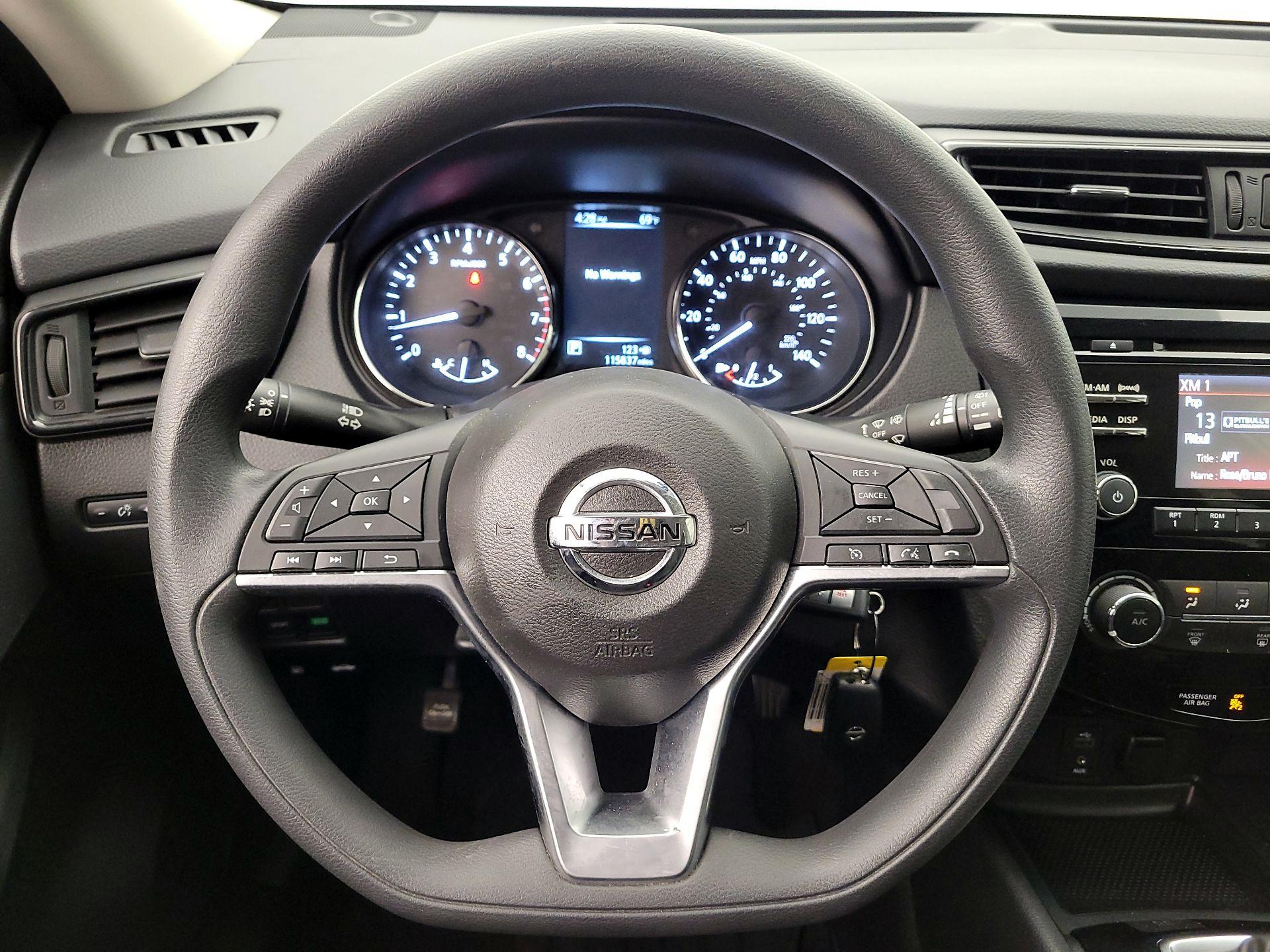 Thumbnail: 2017 Nissan Rogue - 10