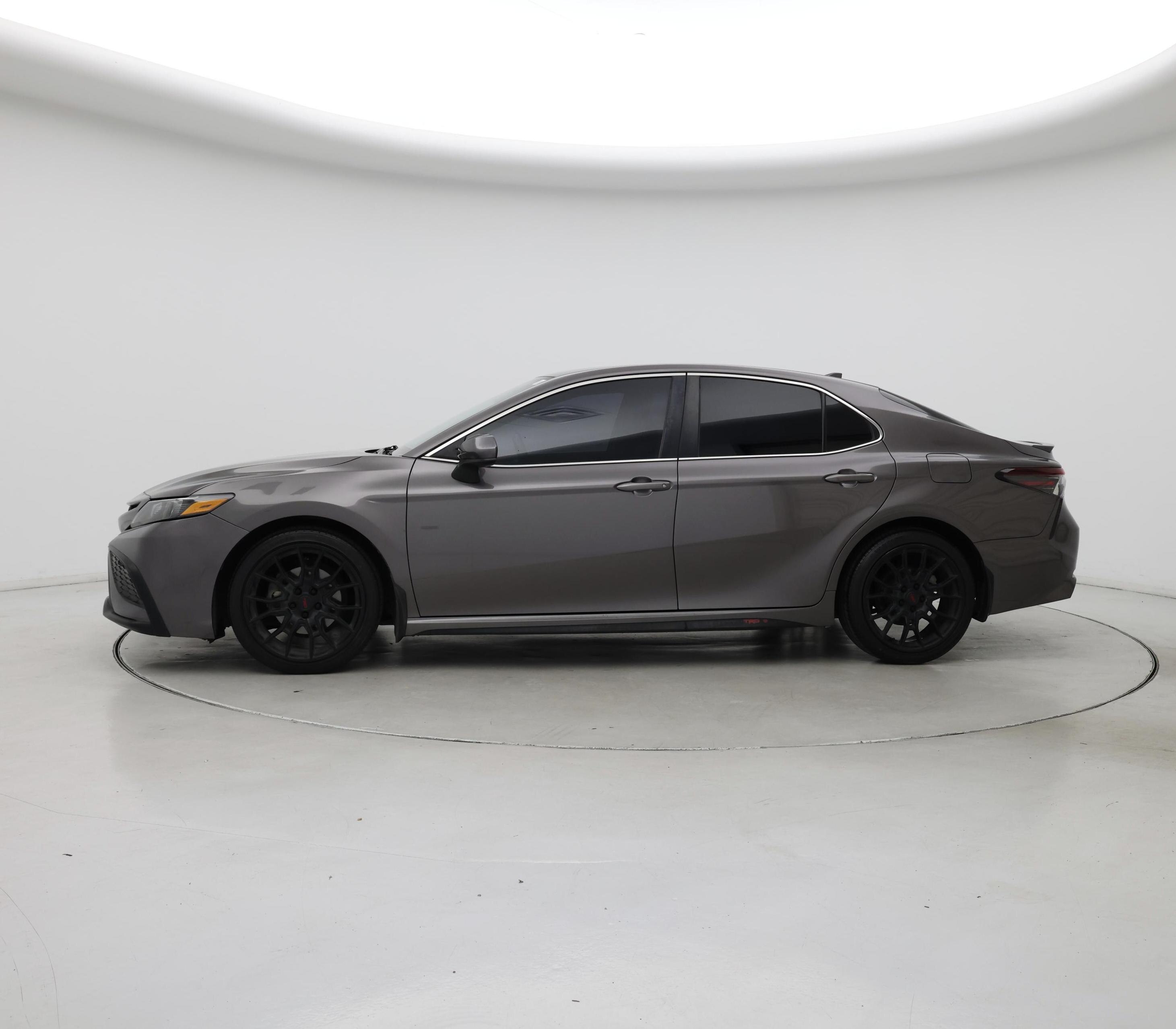Thumbnail: 2021 Toyota Camry - 3