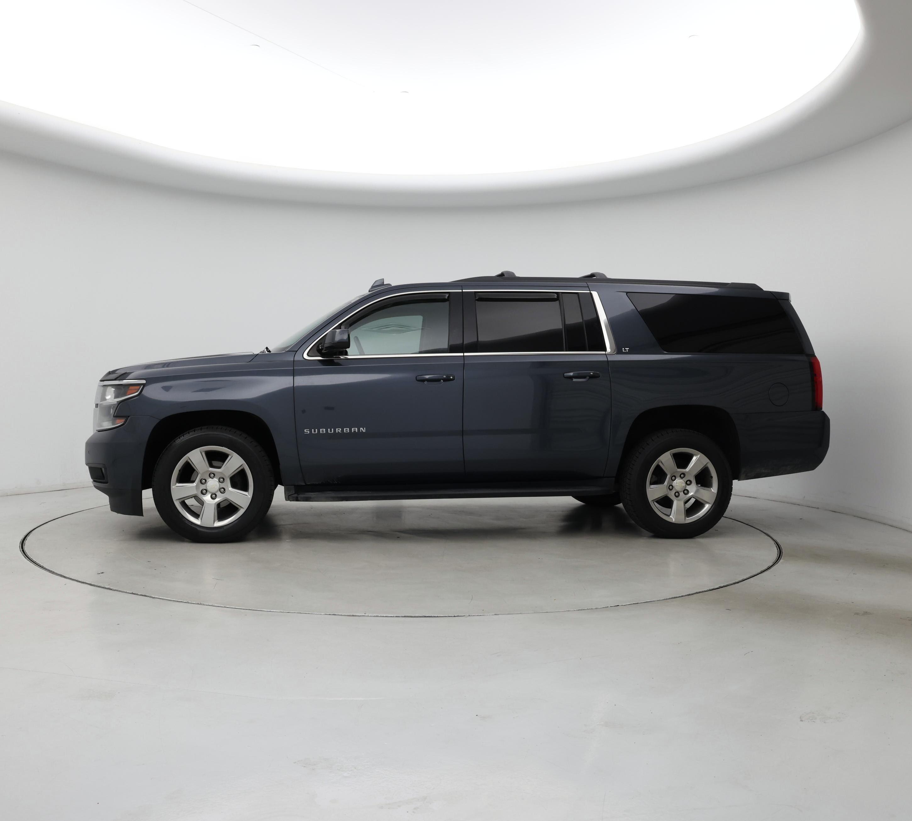 Thumbnail: 2020 Chevrolet Suburban - 3