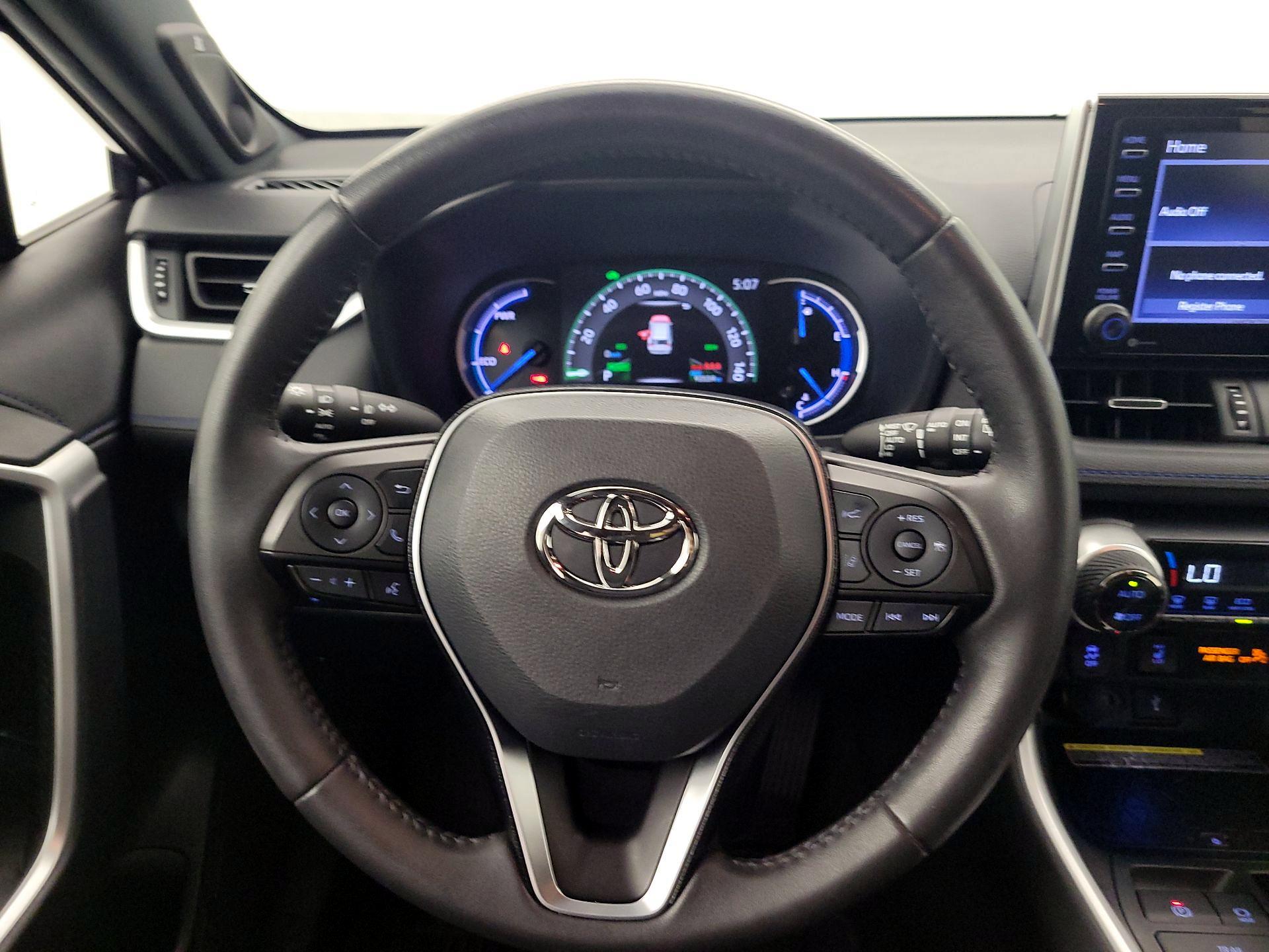 Thumbnail: 2021 Toyota RAV4 - 10