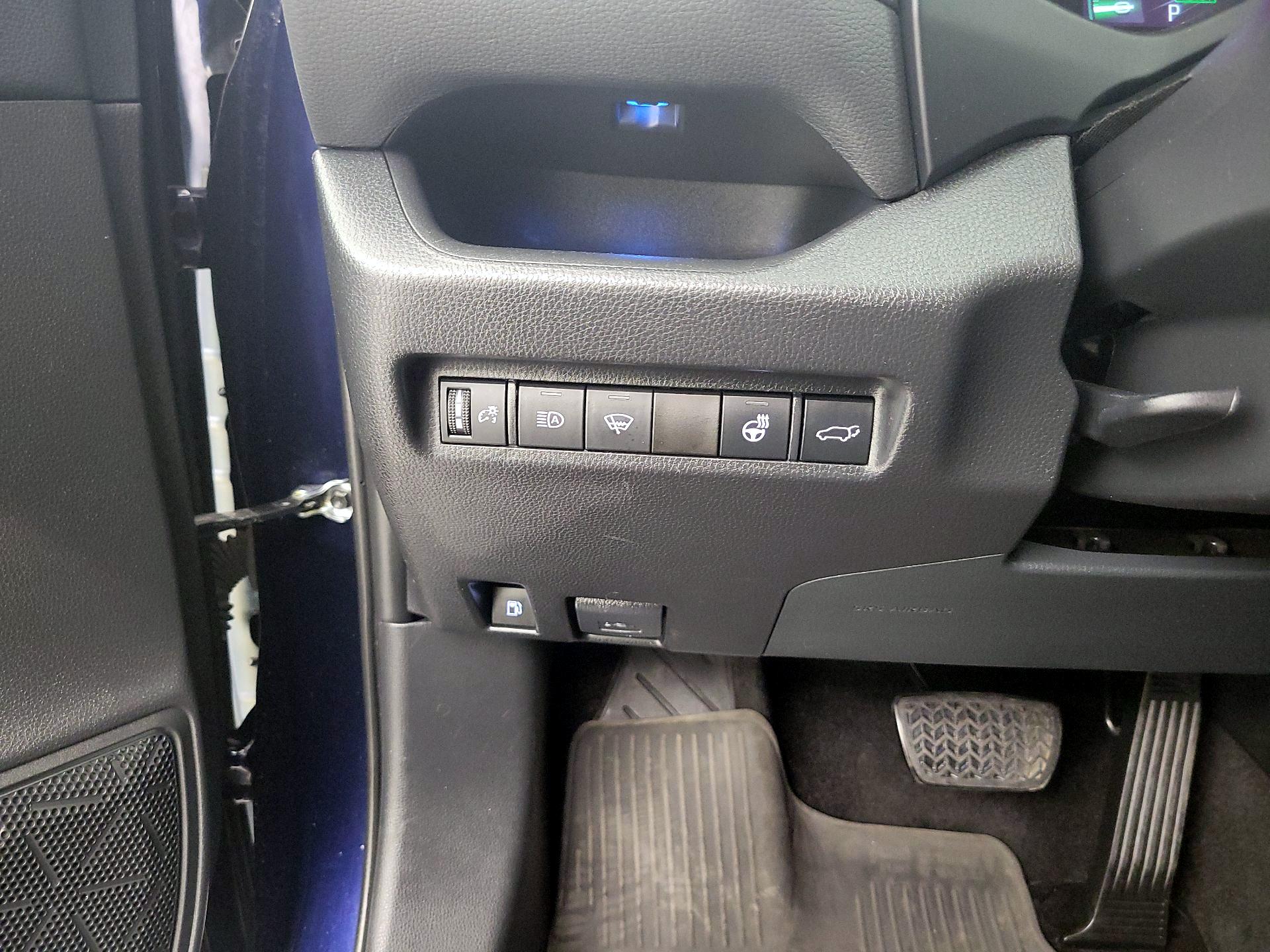 Thumbnail: 2021 Toyota RAV4 - 13