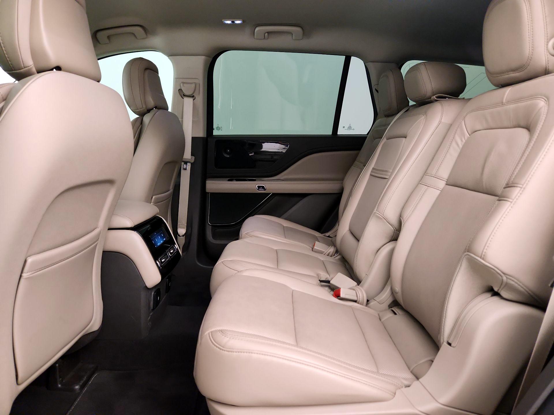 Thumbnail: 2020 Lincoln Aviator - 20