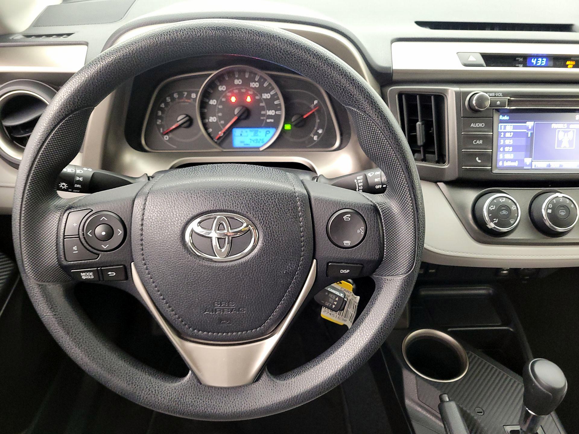 Thumbnail: 2015 Toyota RAV4 - 10