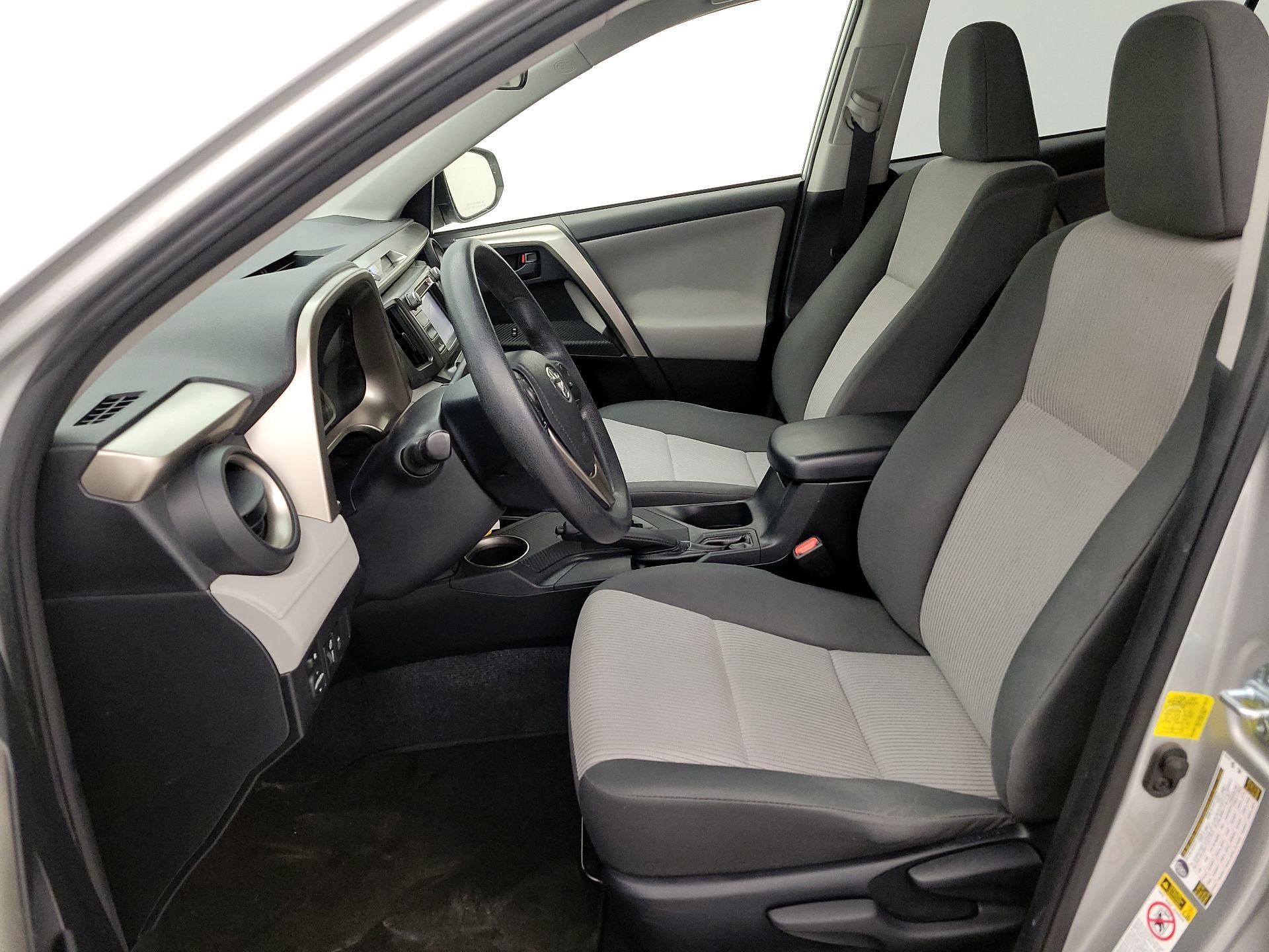 Thumbnail: 2015 Toyota RAV4 - 11