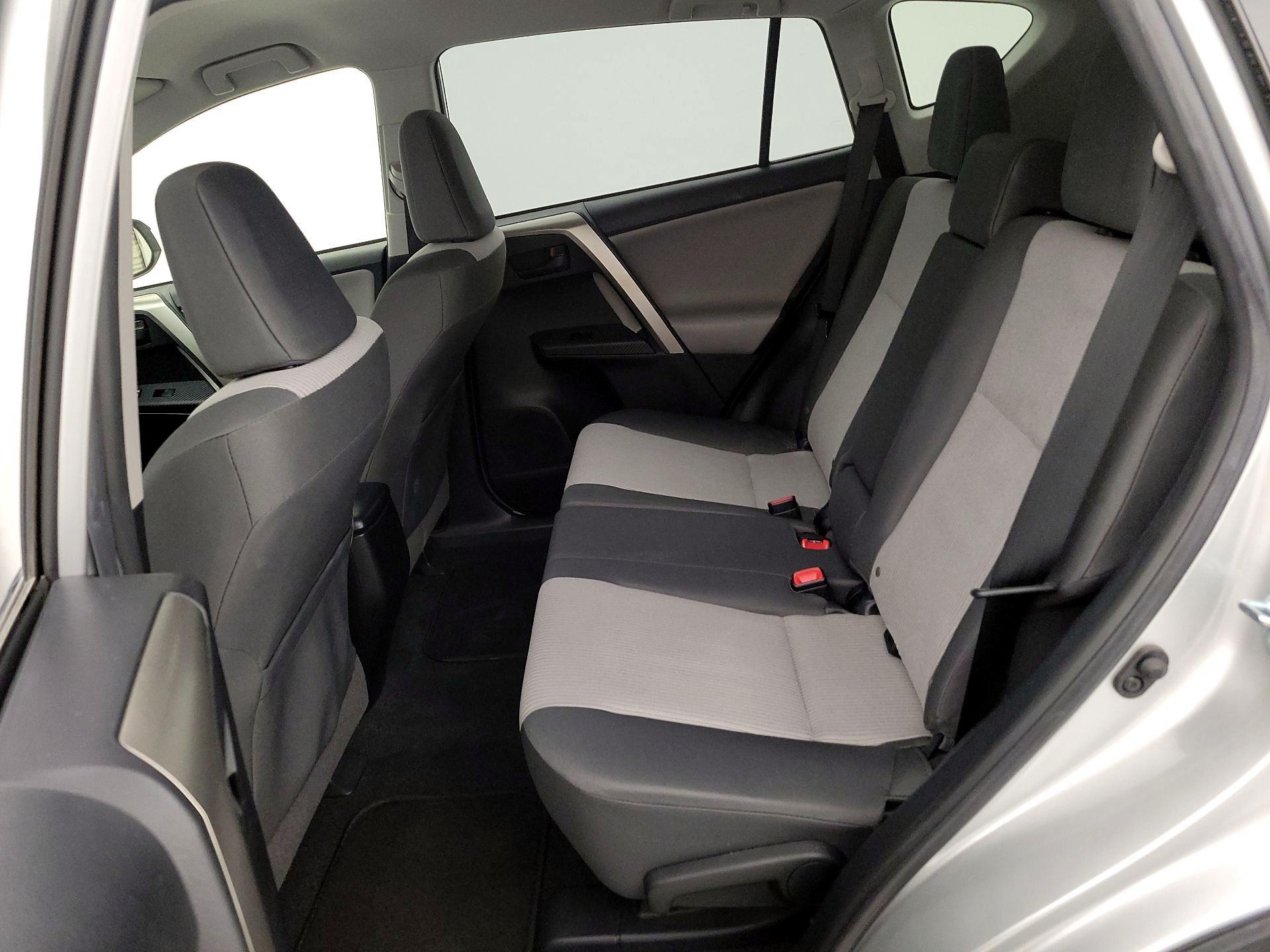 Thumbnail: 2015 Toyota RAV4 - 19
