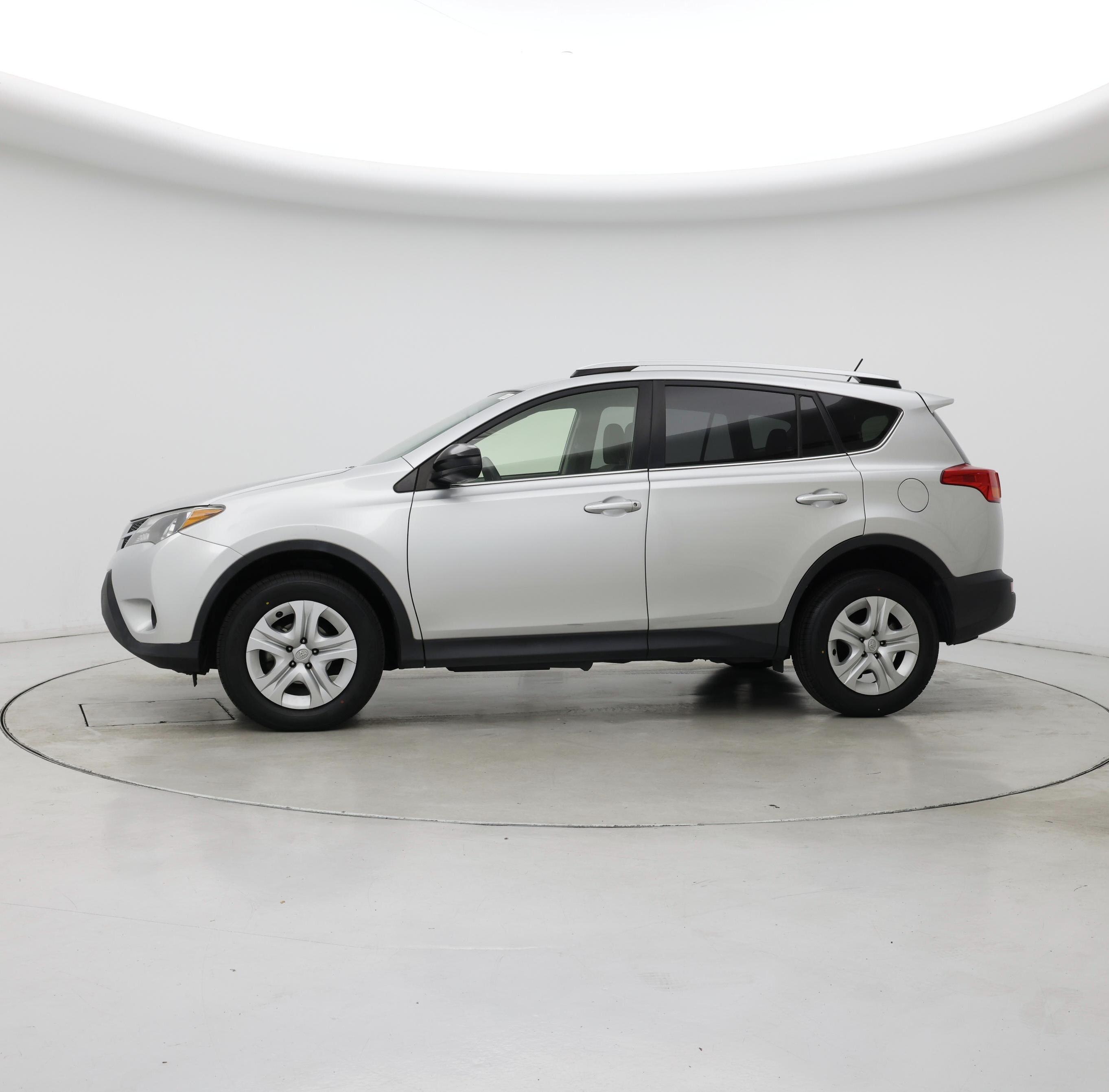 Thumbnail: 2015 Toyota RAV4 - 3