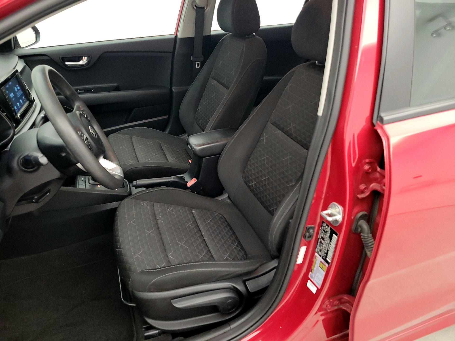 Thumbnail: 2019 Kia Rio - 11