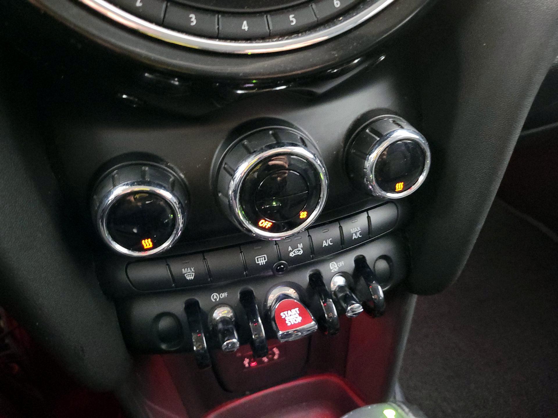 Thumbnail: 2015 MINI Cooper Hardtop - 15