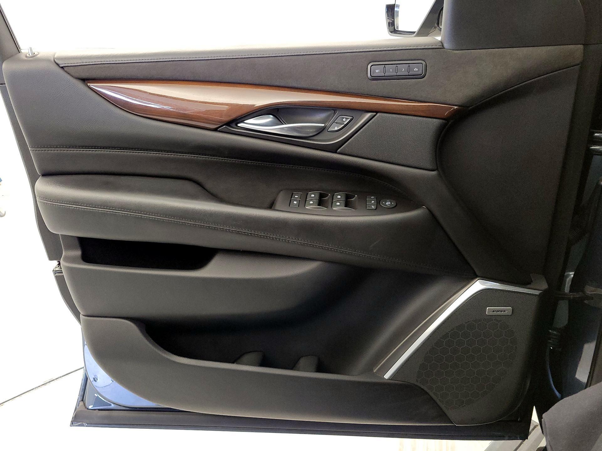 Thumbnail: 2019 Cadillac Escalade - 12