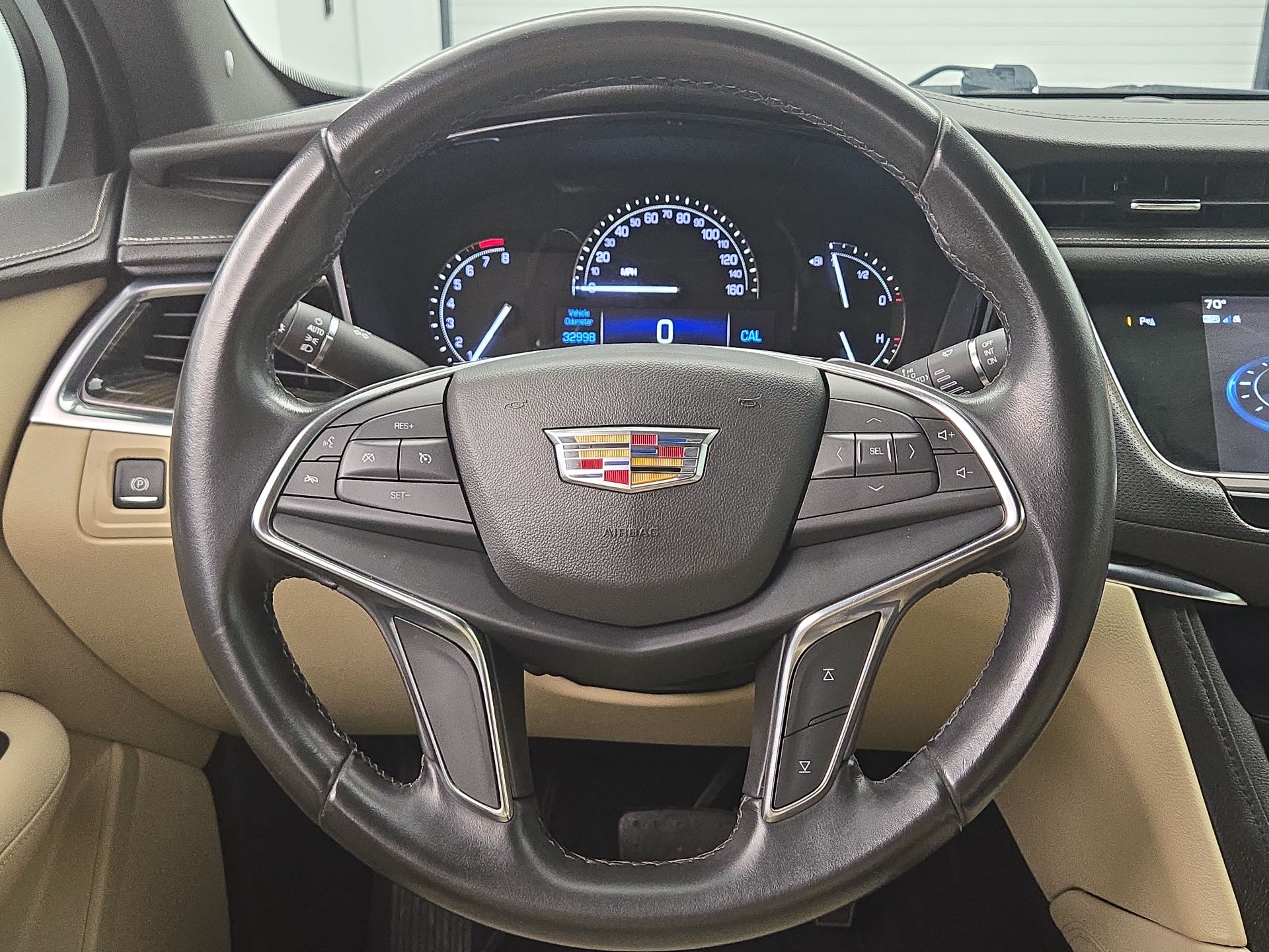 Thumbnail: 2019 Cadillac XT5 - 10