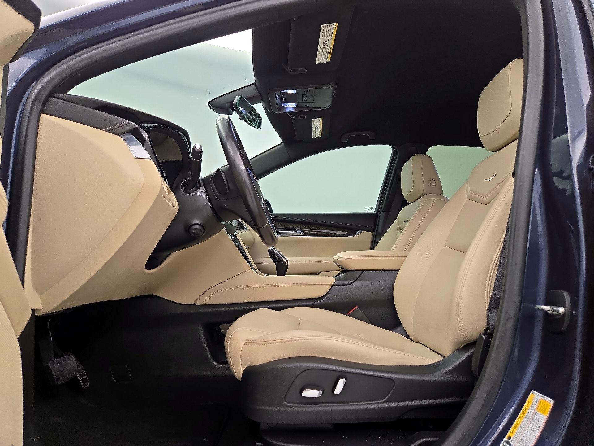 Thumbnail: 2019 Cadillac XT5 - 11