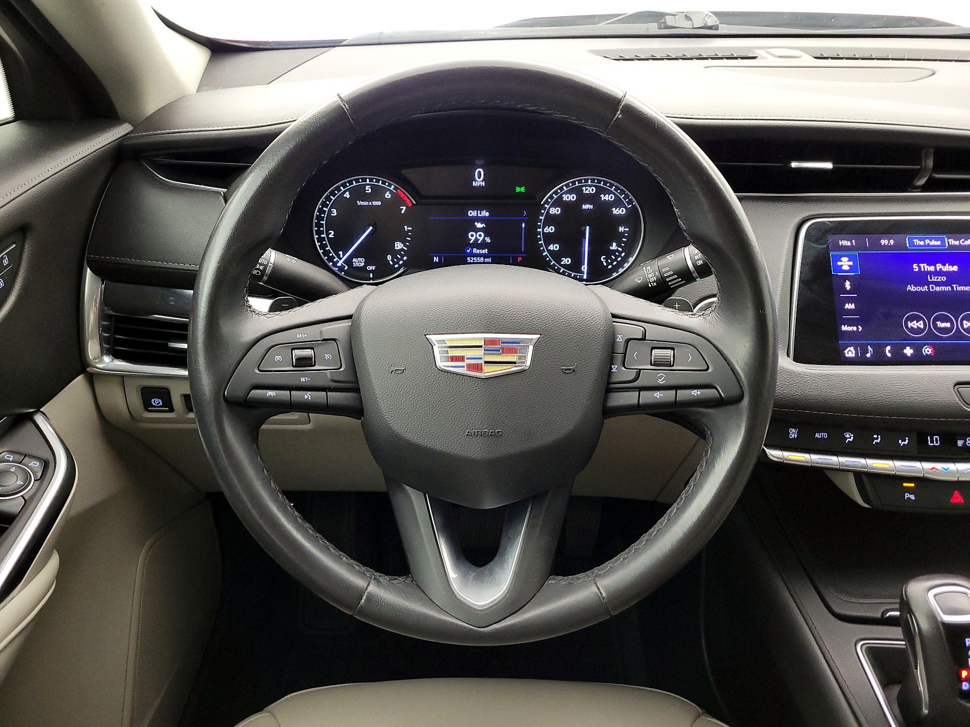Thumbnail: 2019 Cadillac XT4 - 10
