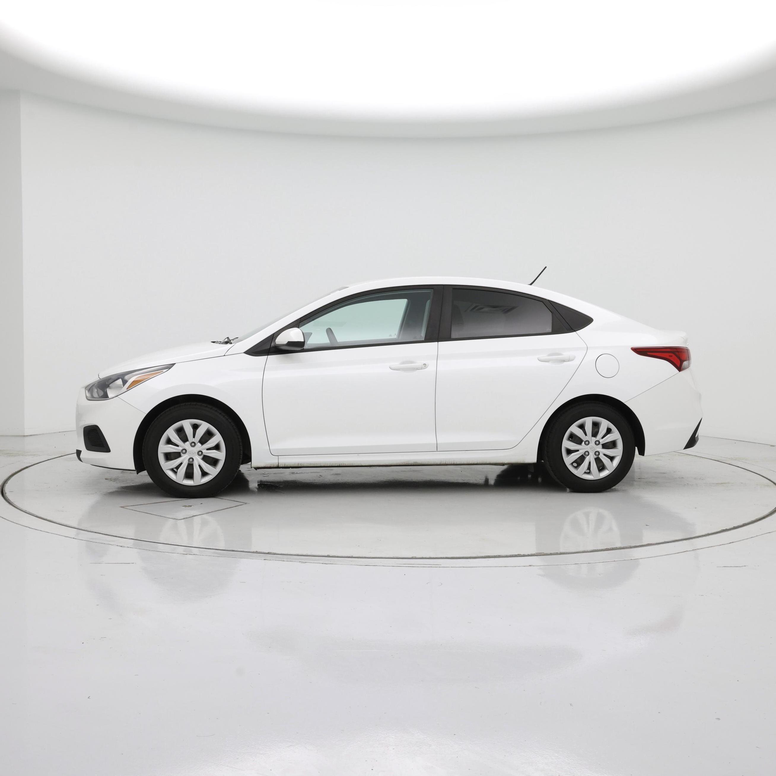 Thumbnail: 2021 Hyundai Accent - 3
