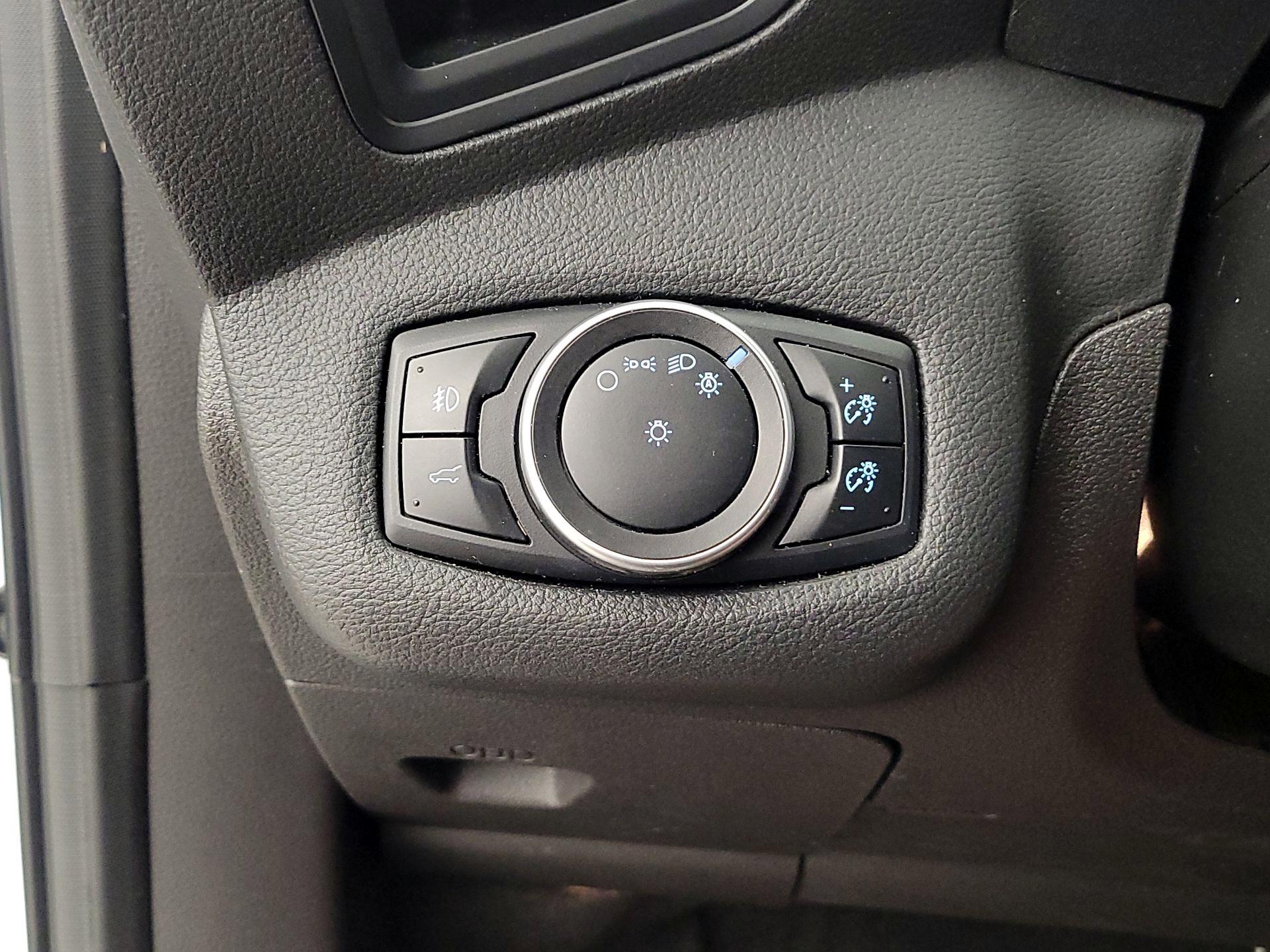 Thumbnail: 2017 Ford Escape - 13