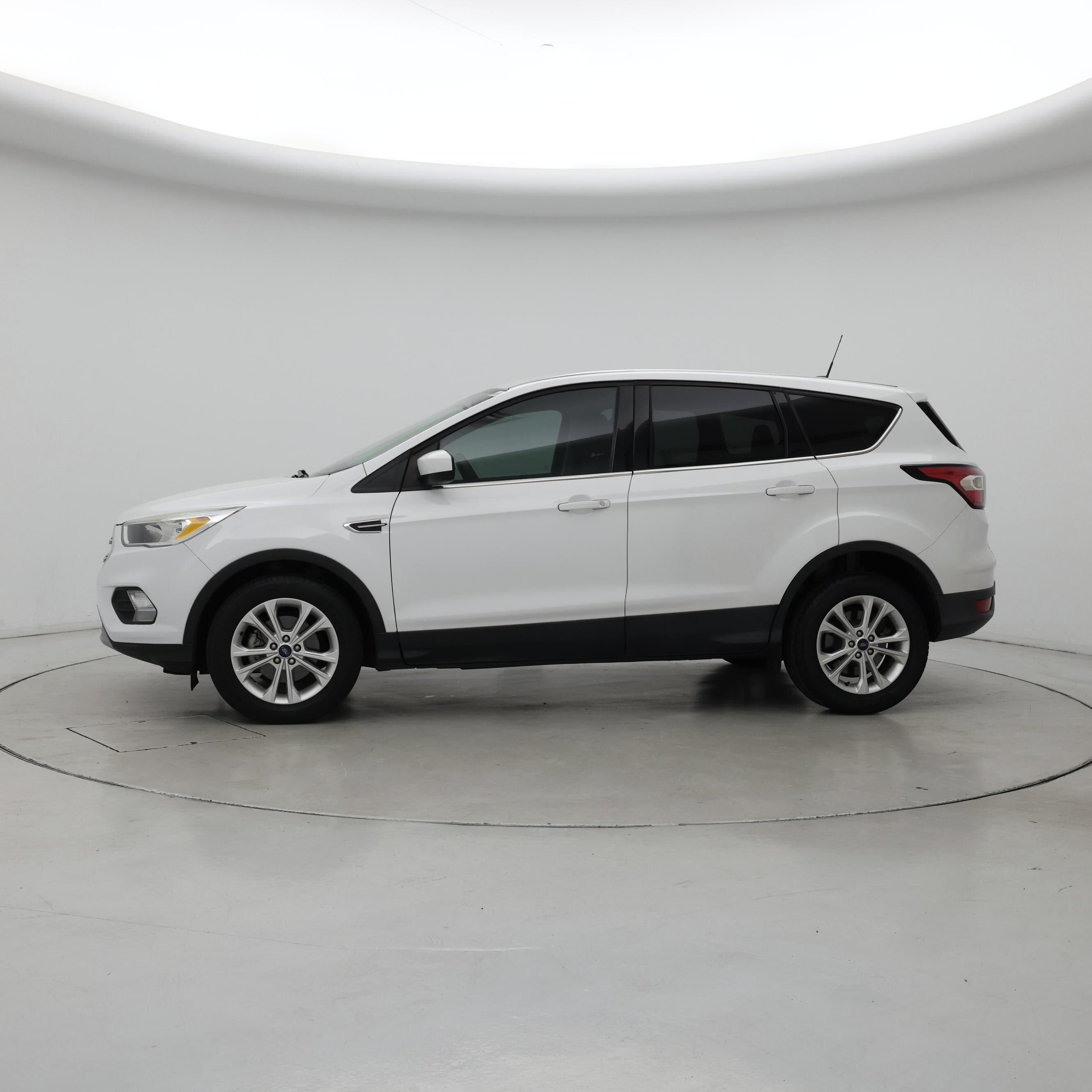 Thumbnail: 2017 Ford Escape - 3