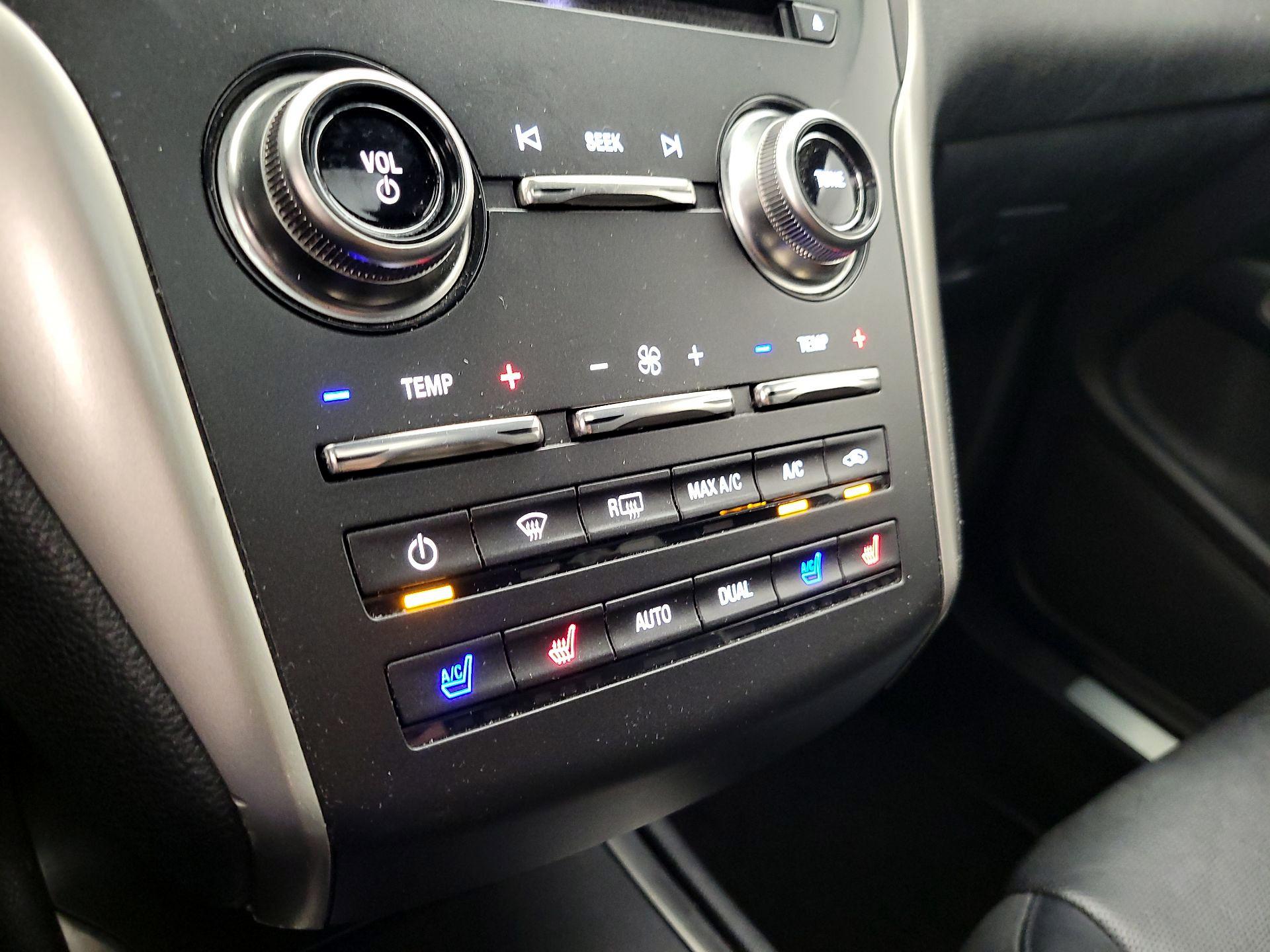Thumbnail: 2015 Lincoln MKC - 17
