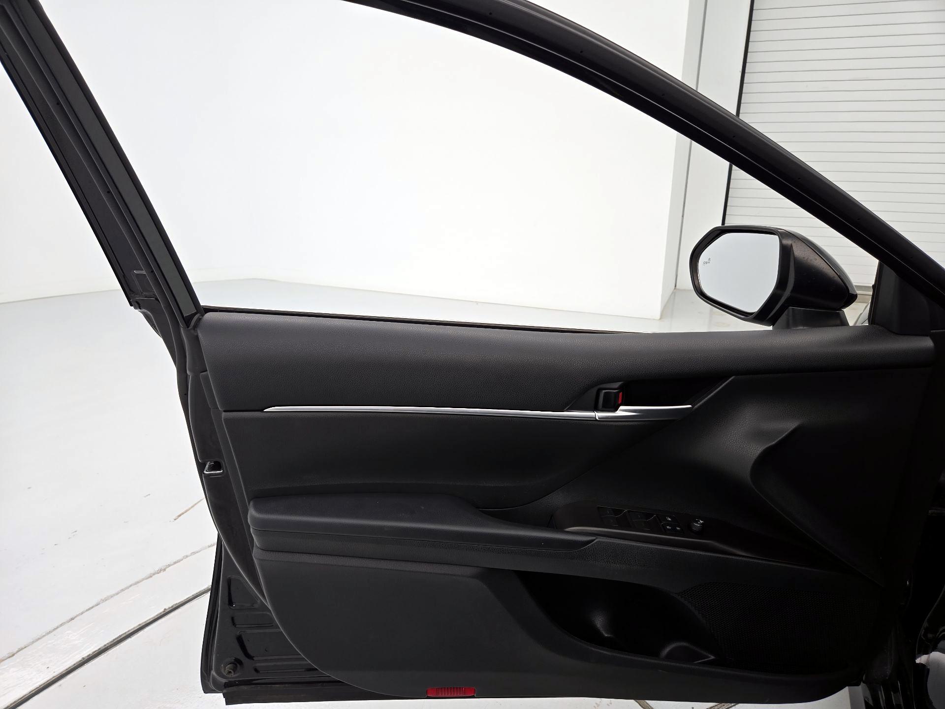 Thumbnail: 2021 Toyota Camry - 12