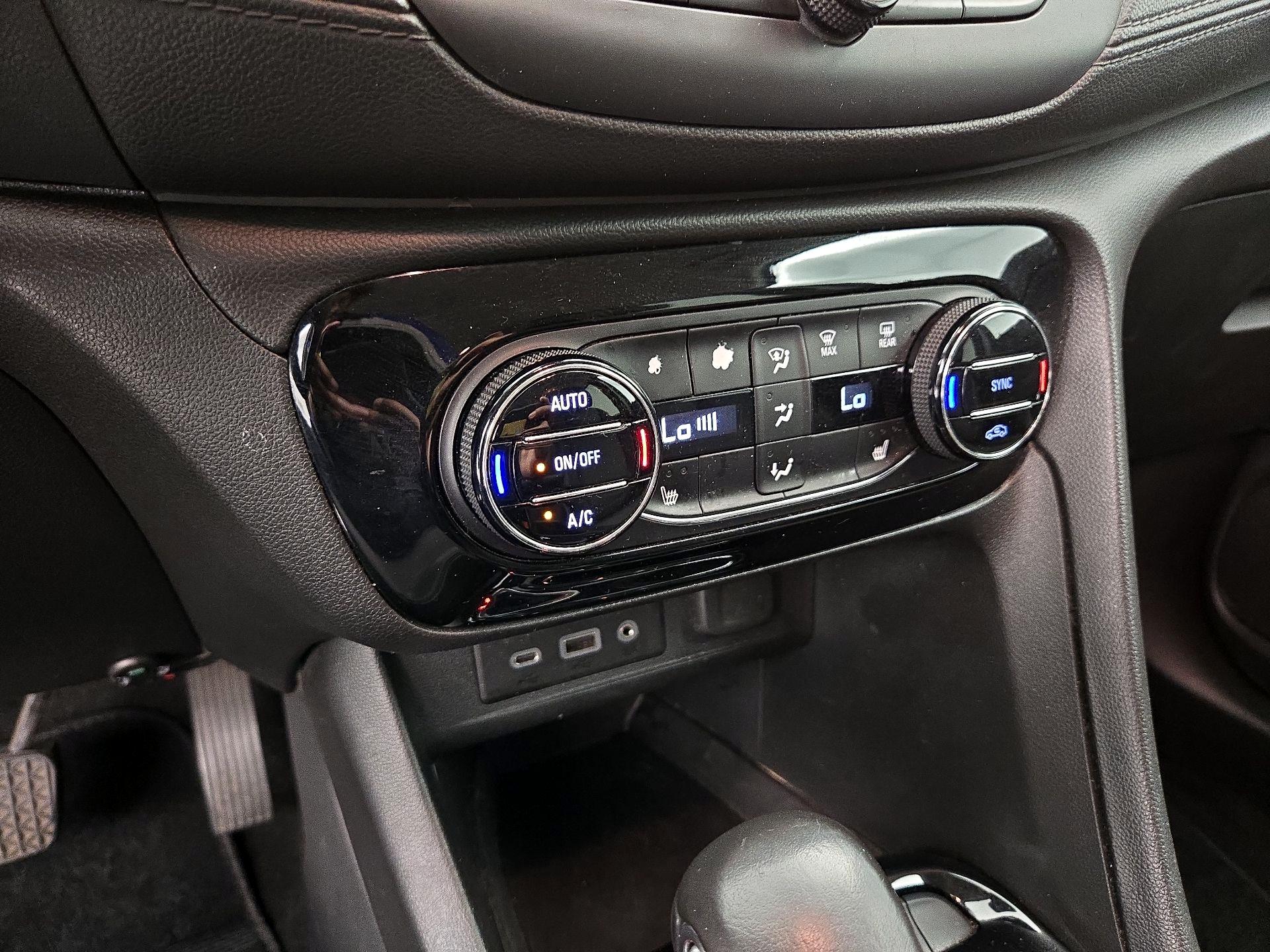 Thumbnail: 2021 Buick Encore GX - 16