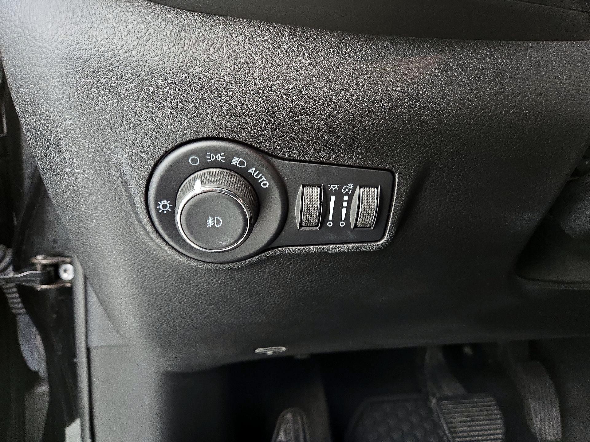 Thumbnail: 2022 Jeep Compass - 13