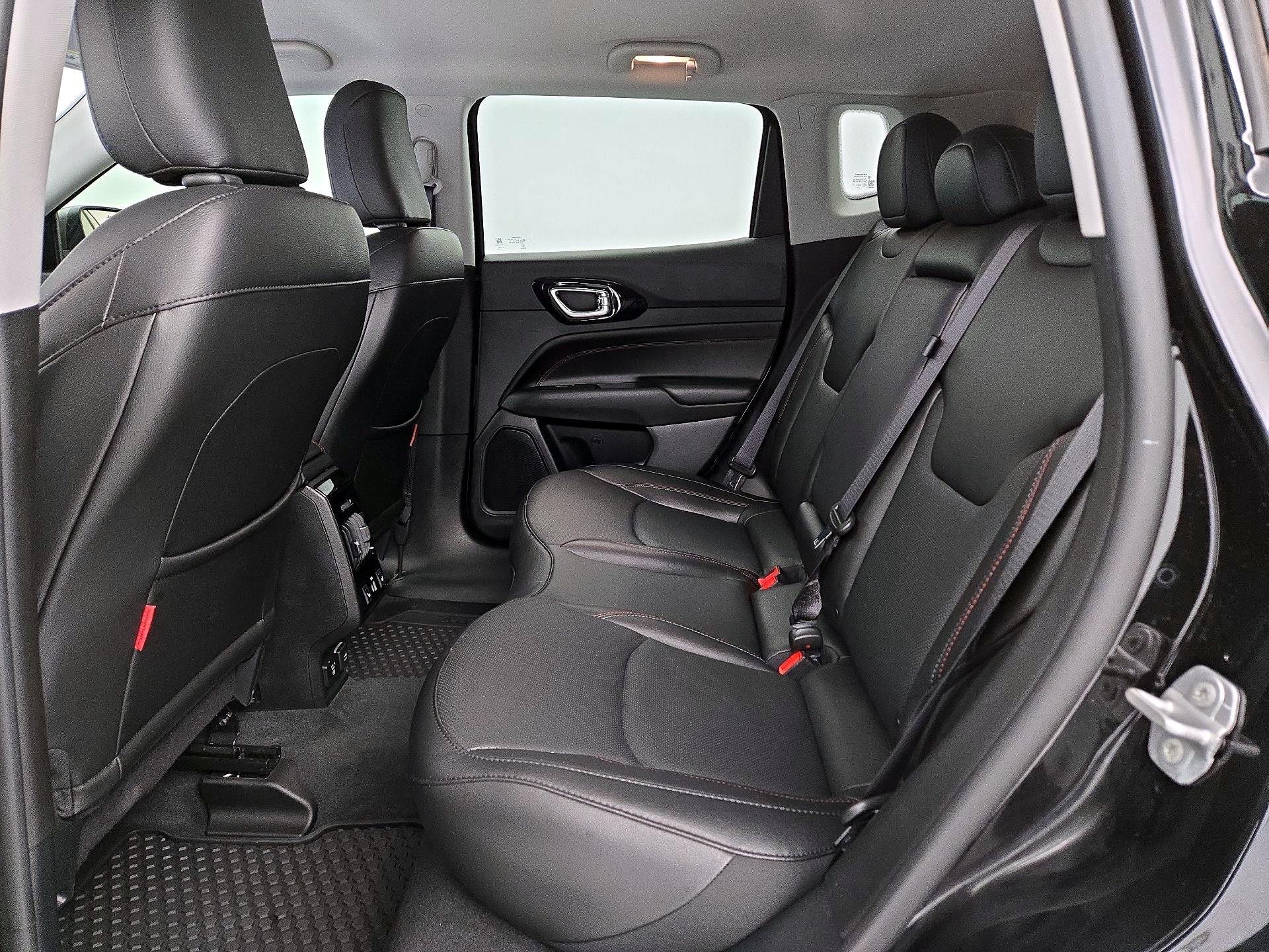 Thumbnail: 2022 Jeep Compass - 20