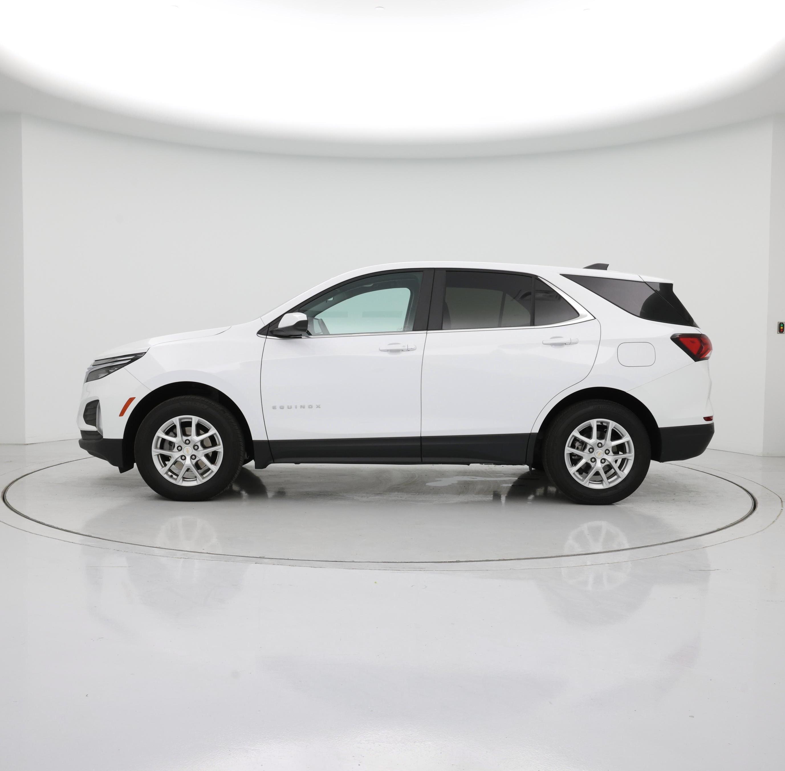 Thumbnail: 2023 Chevrolet Equinox - 3