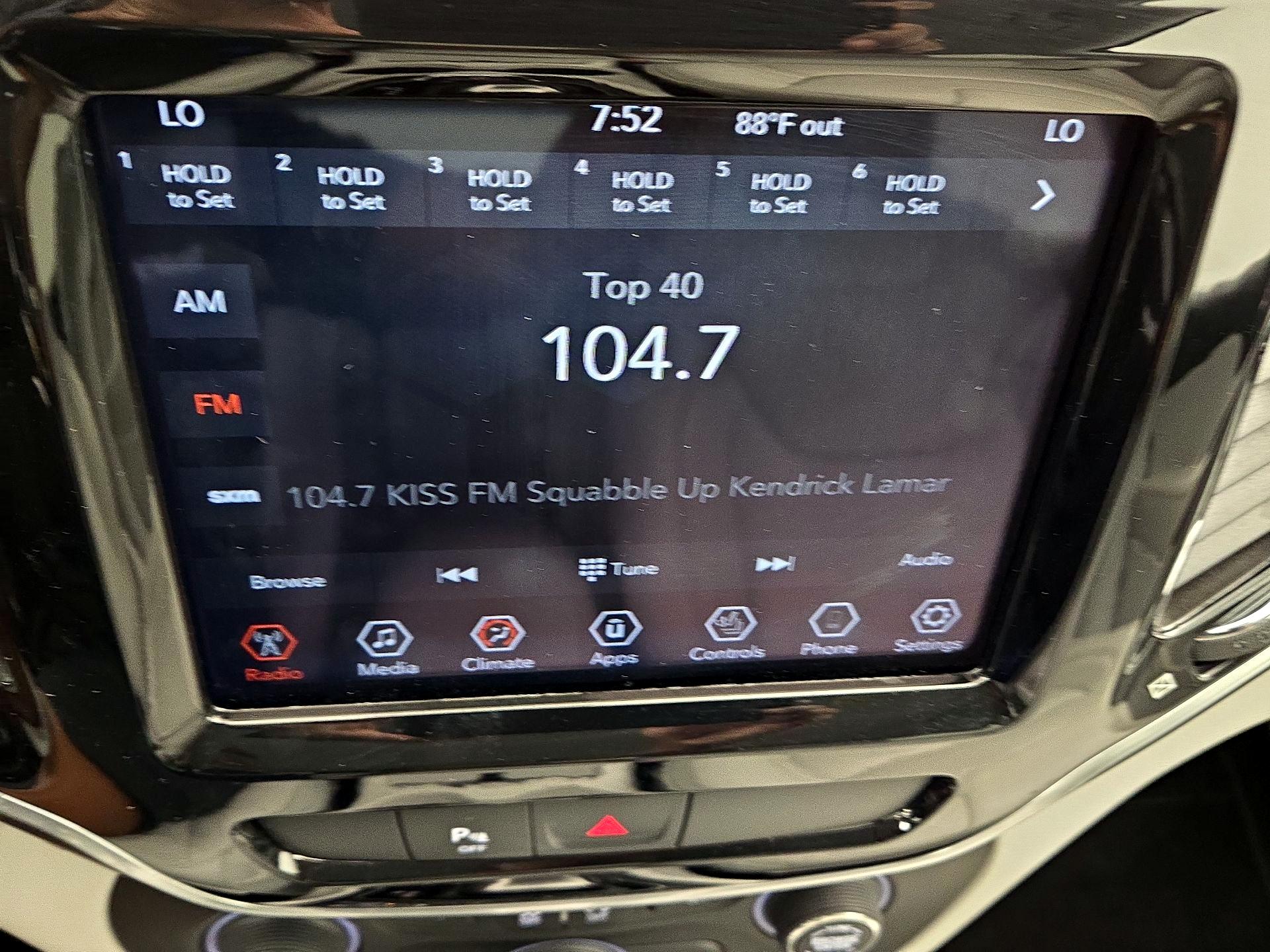 Thumbnail: 2020 Jeep Cherokee - 15
