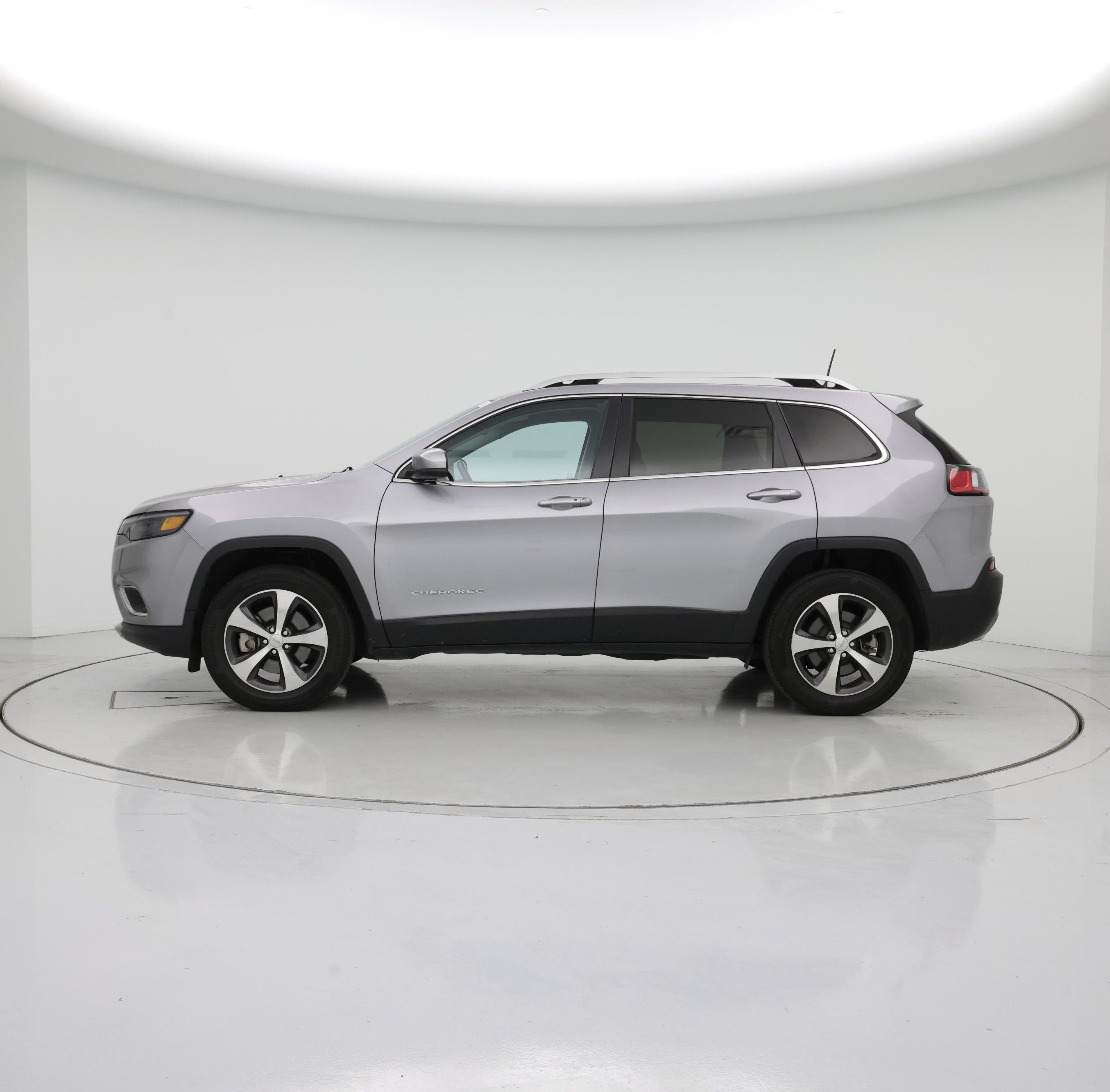 Thumbnail: 2020 Jeep Cherokee - 3