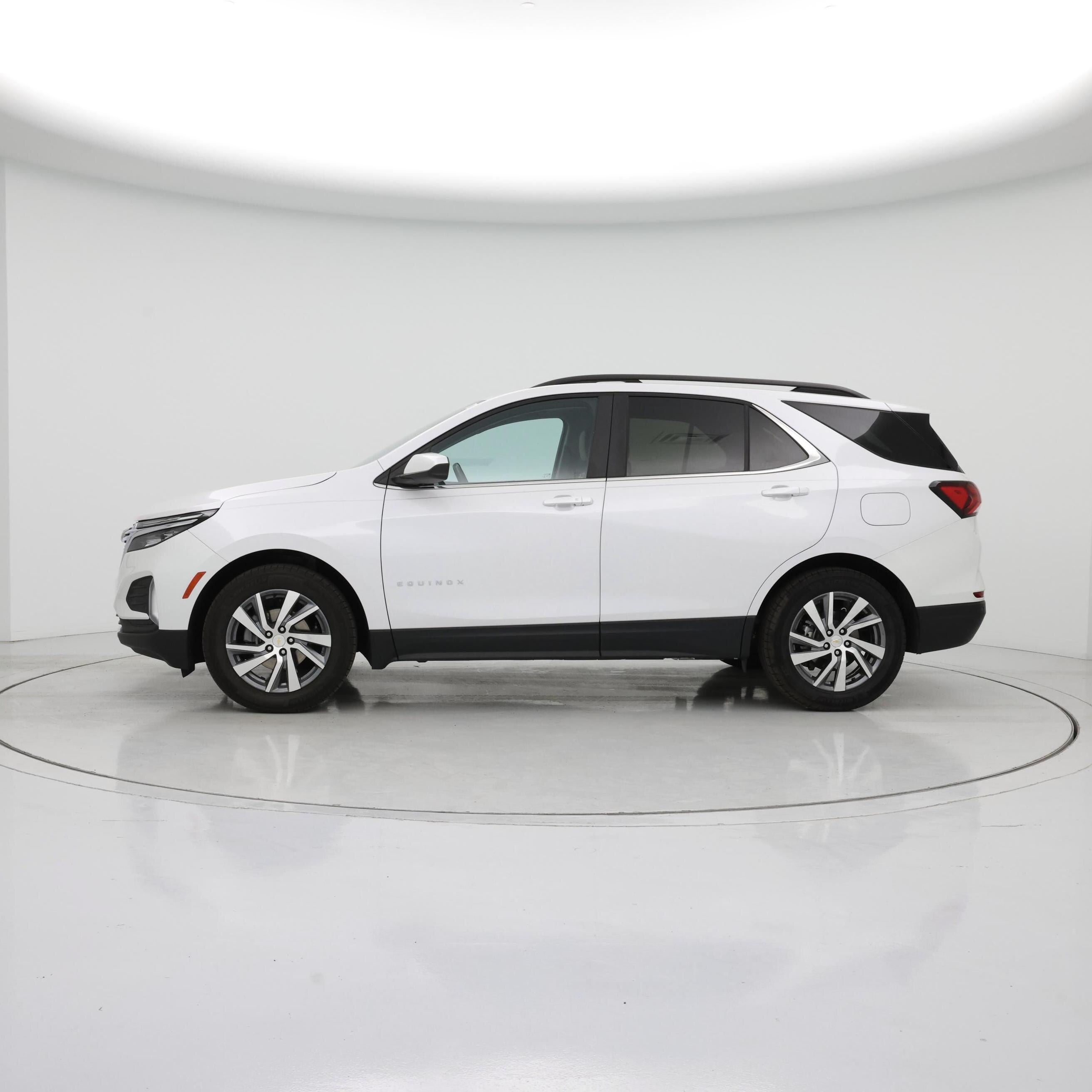 Thumbnail: 2022 Chevrolet Equinox - 3