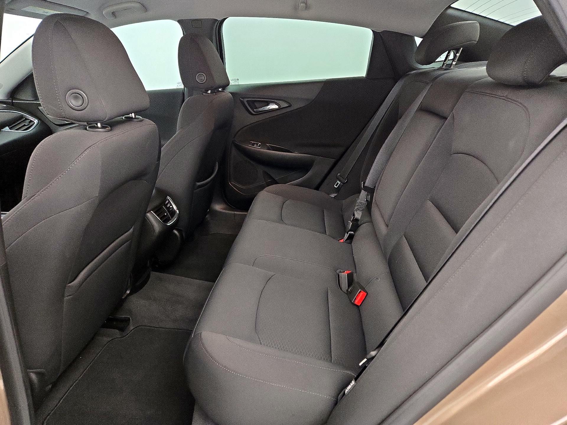 Thumbnail: 2019 Chevrolet Malibu - 19
