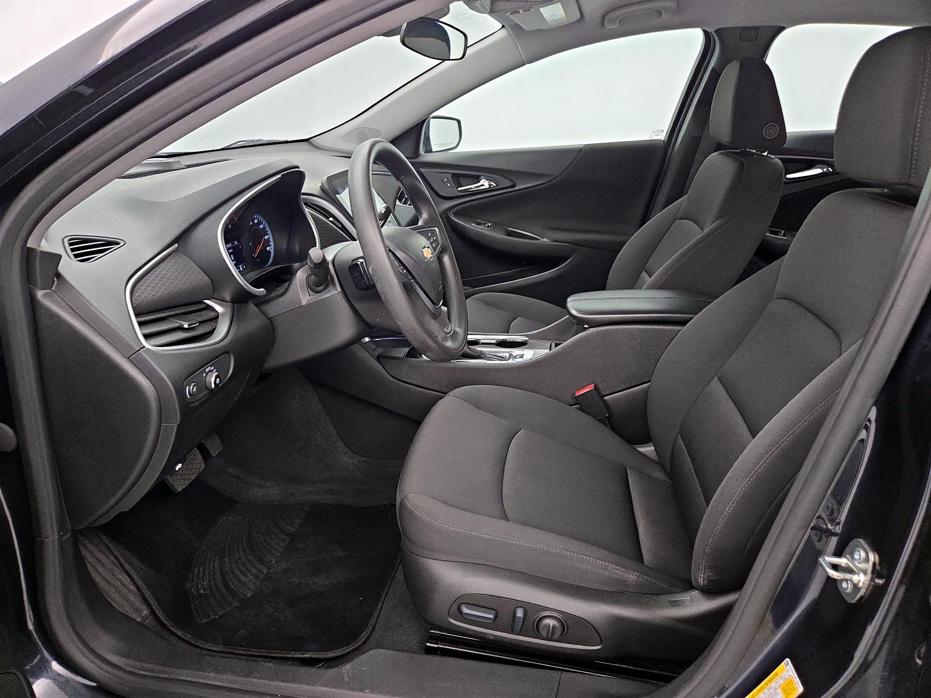 Thumbnail: 2023 Chevrolet Malibu - 11