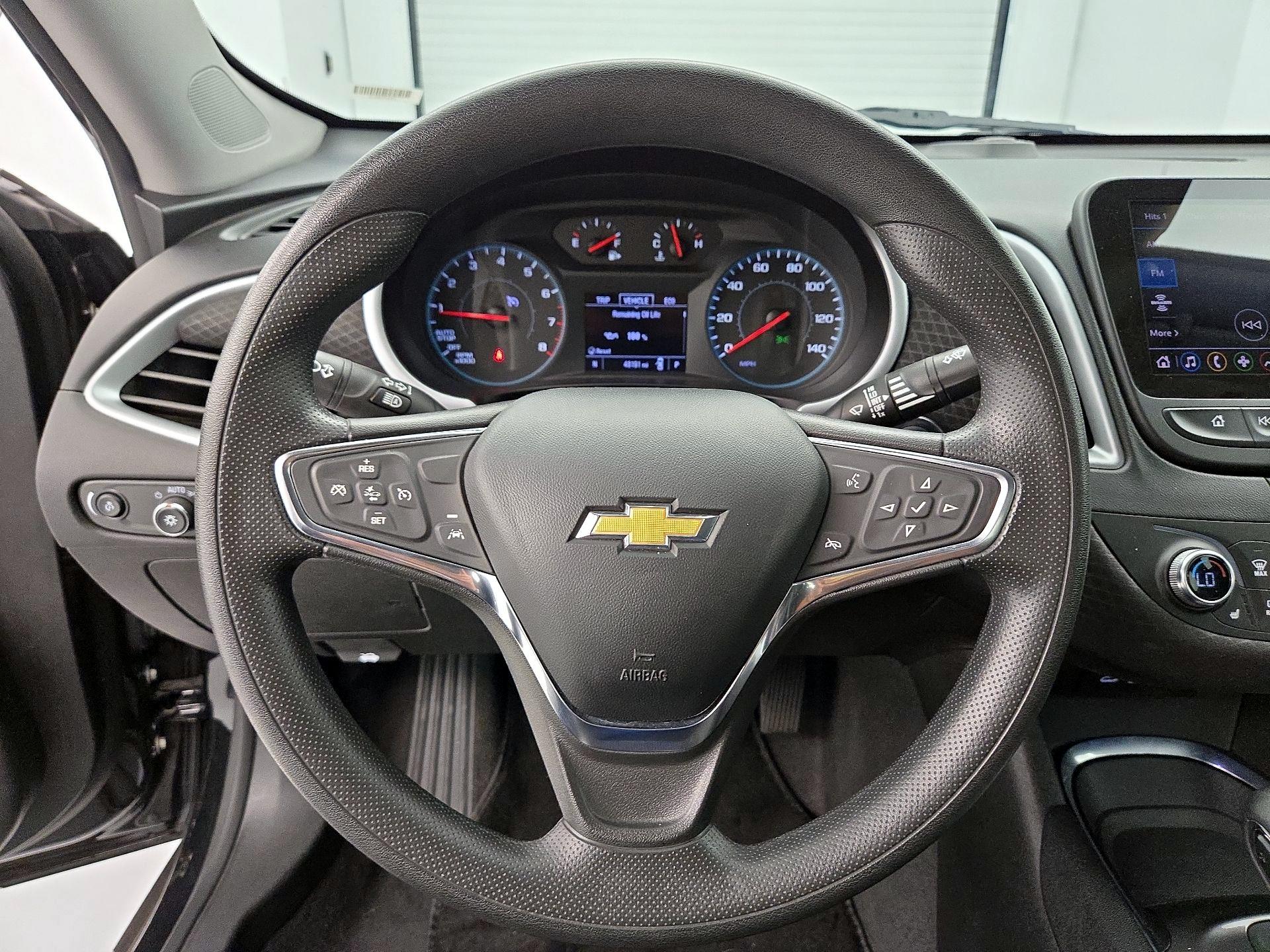 Thumbnail: 2023 Chevrolet Malibu - 10