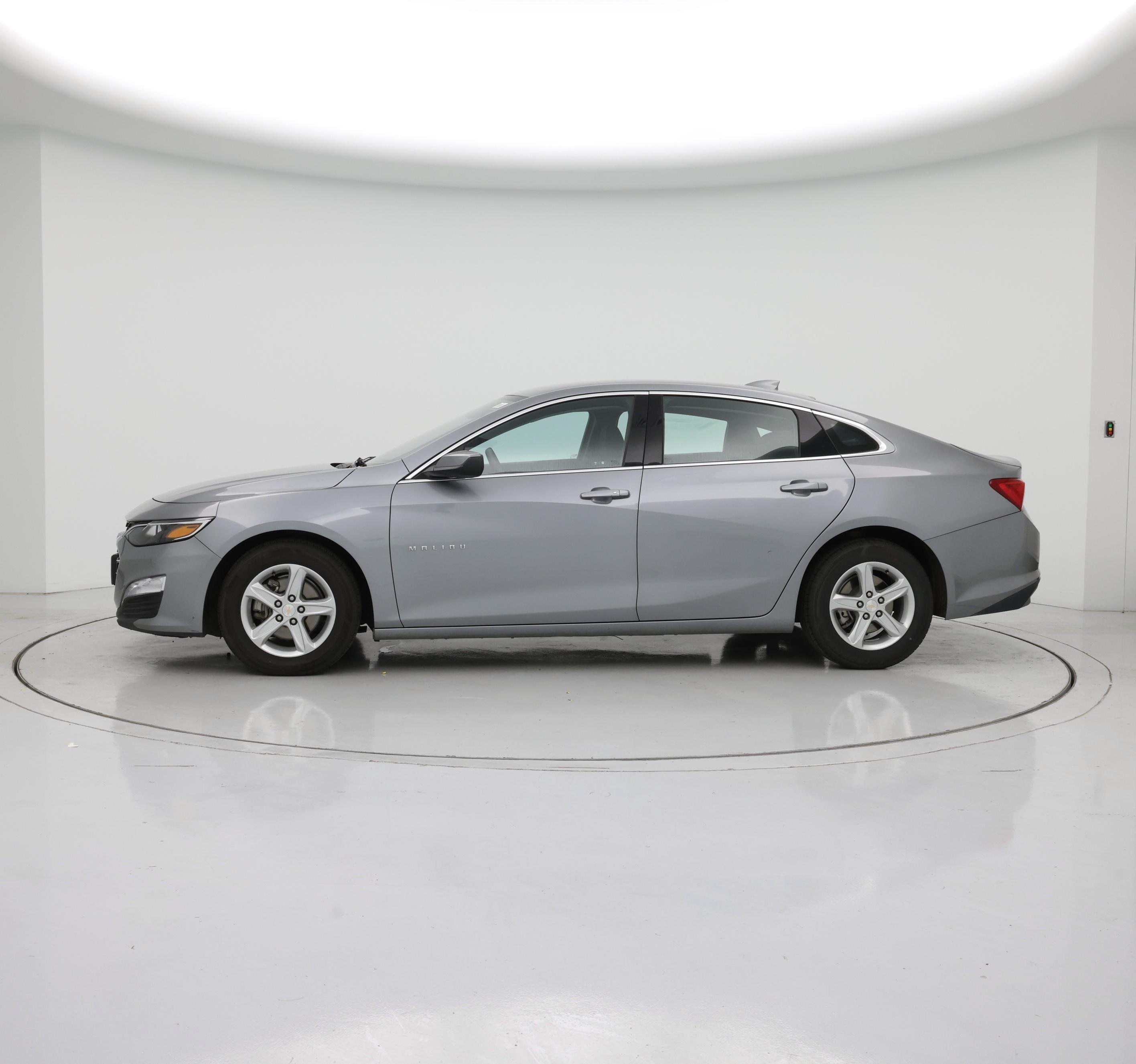 Thumbnail: 2023 Chevrolet Malibu - 3