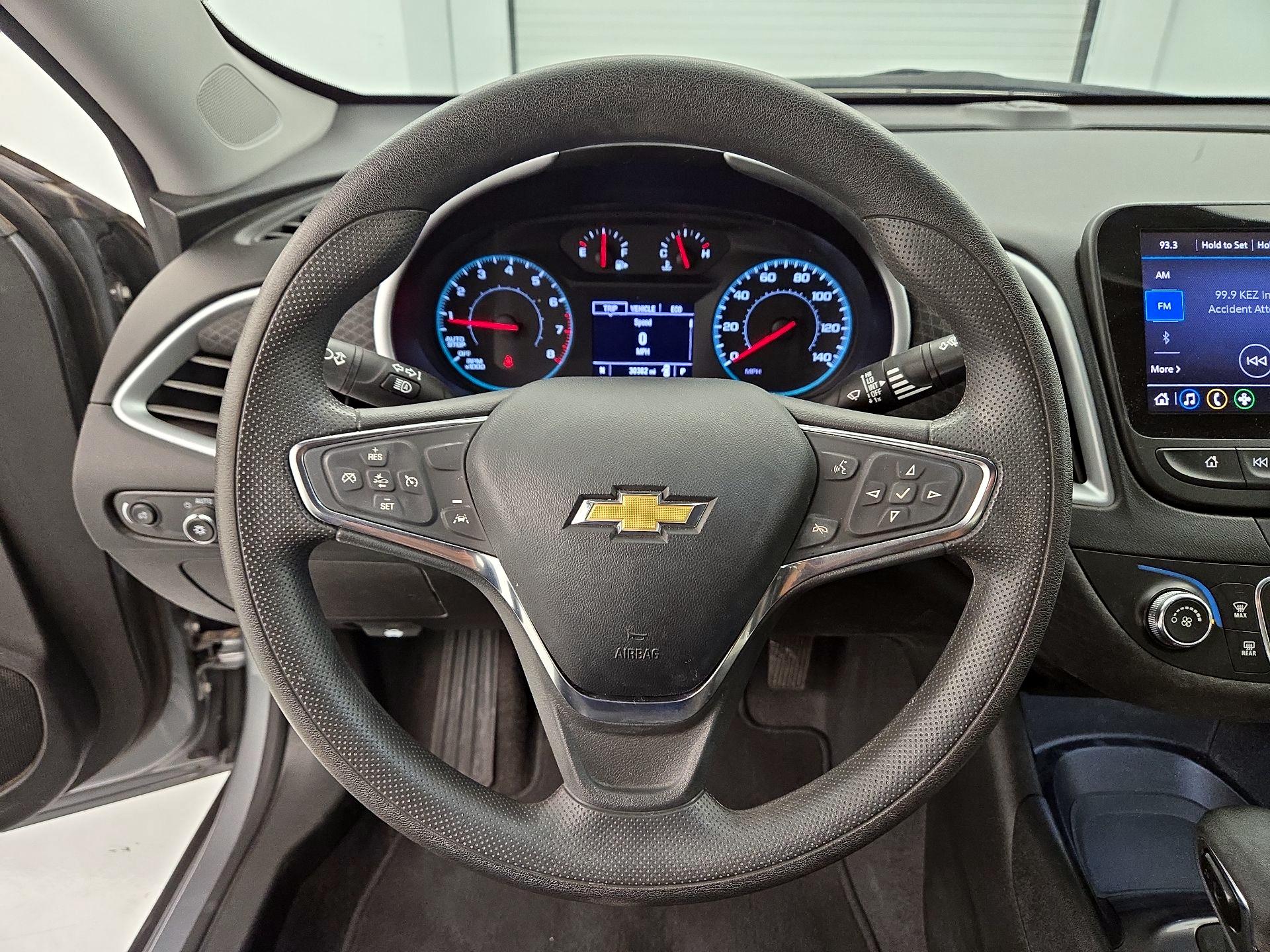 Thumbnail: 2023 Chevrolet Malibu - 10