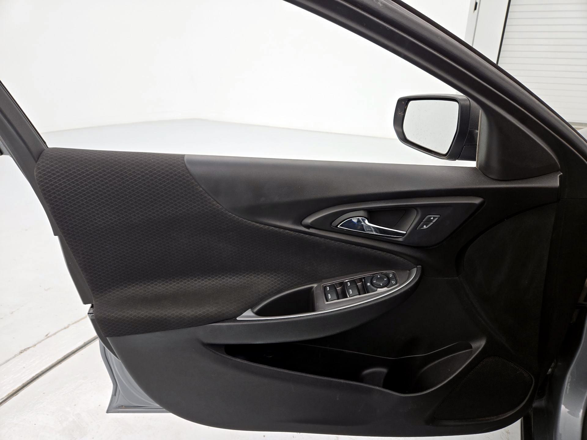 Thumbnail: 2023 Chevrolet Malibu - 12