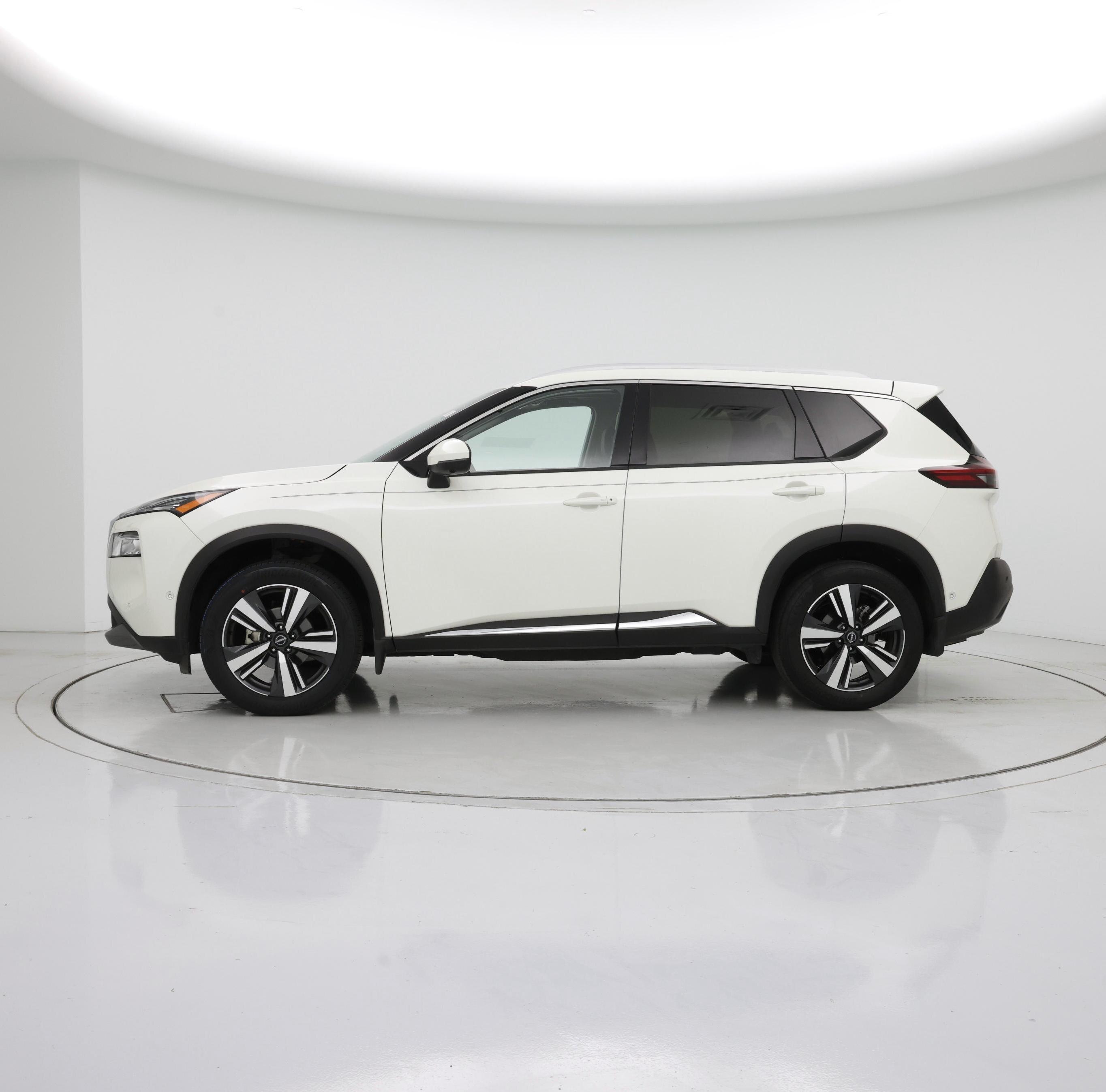 Thumbnail: 2023 Nissan Rogue - 3