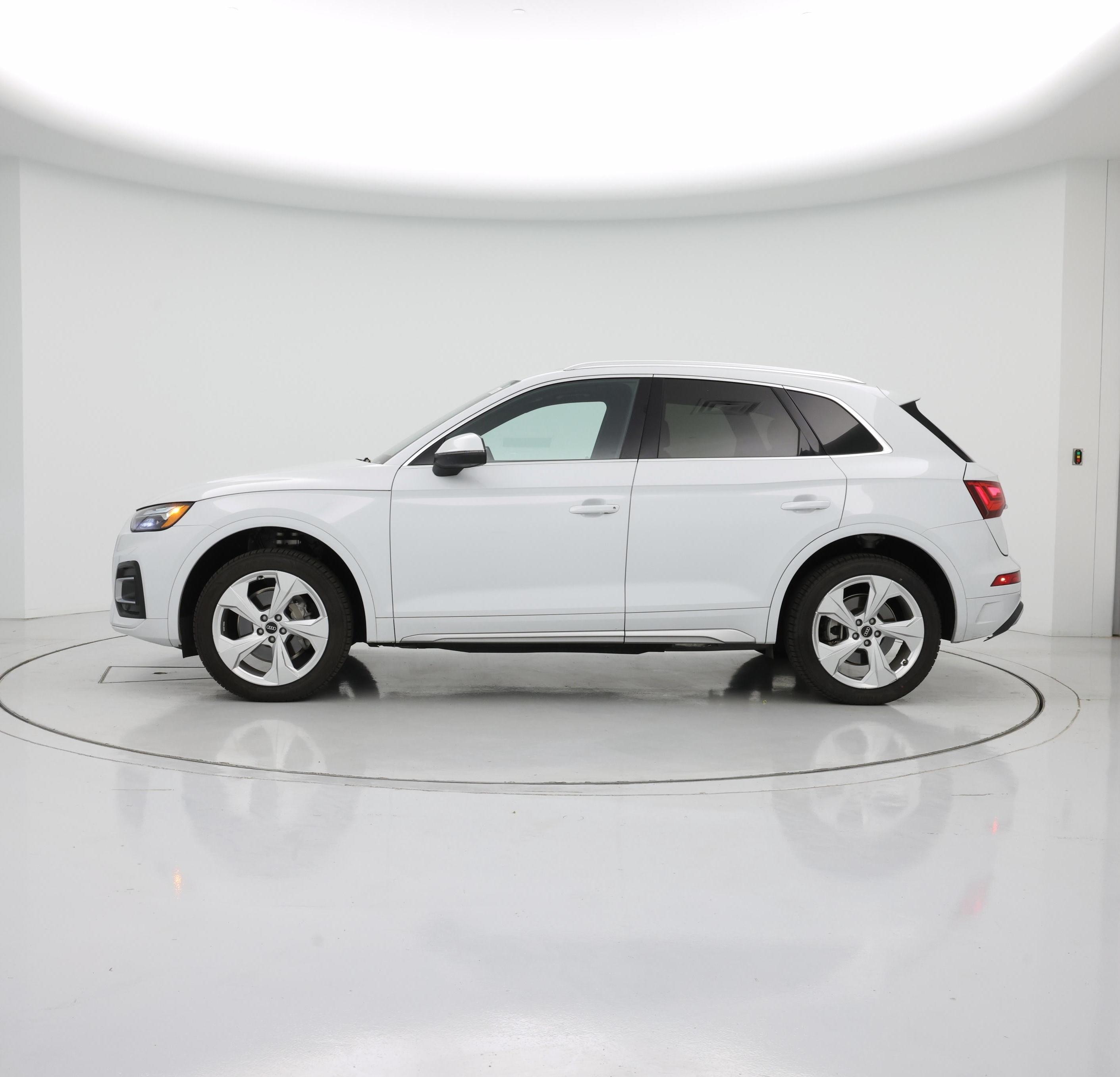 Thumbnail: 2021 Audi Q5 - 3