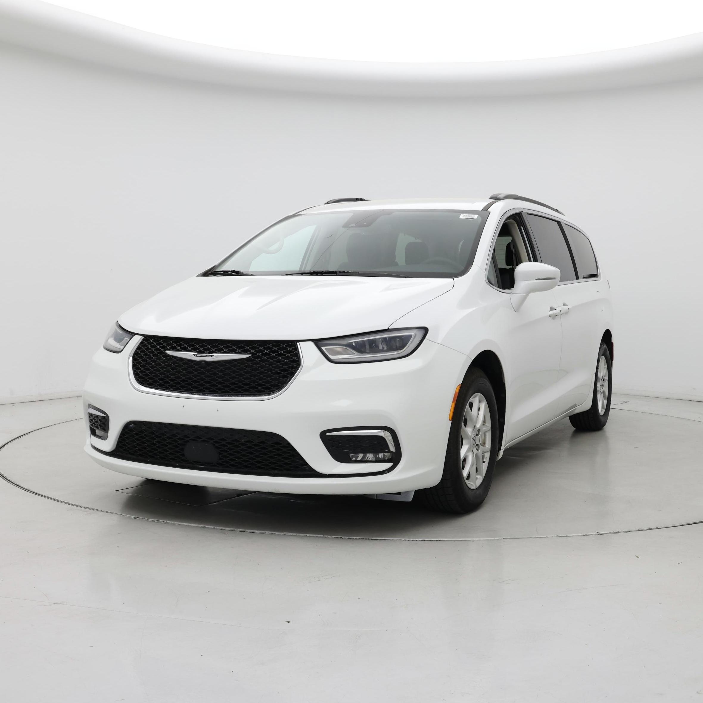 Thumbnail: 2022 Chrysler Pacifica - 4