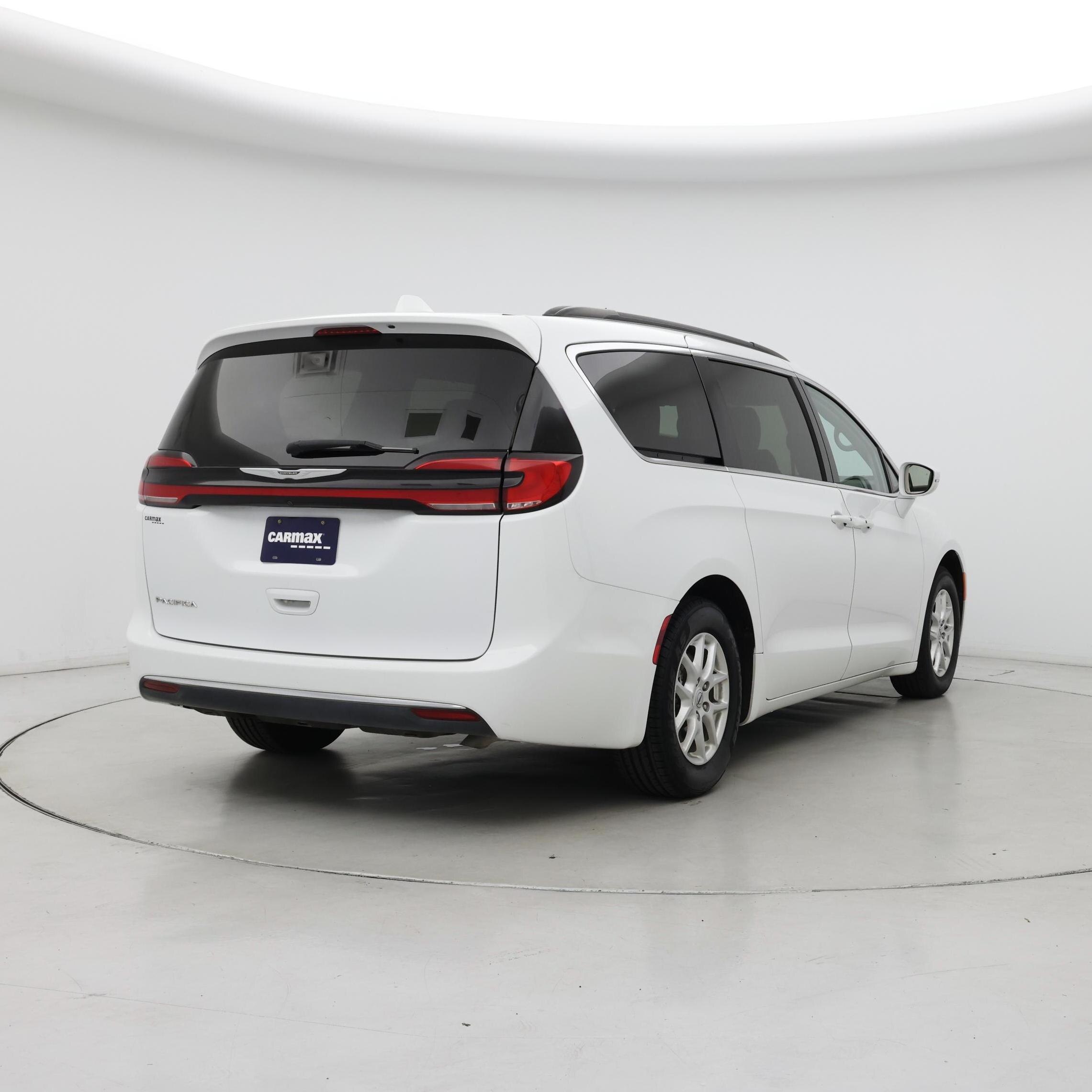 Thumbnail: 2022 Chrysler Pacifica - 8