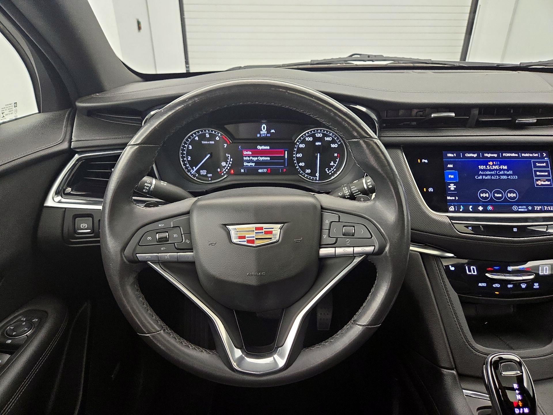 Thumbnail: 2021 Cadillac XT6 - 10