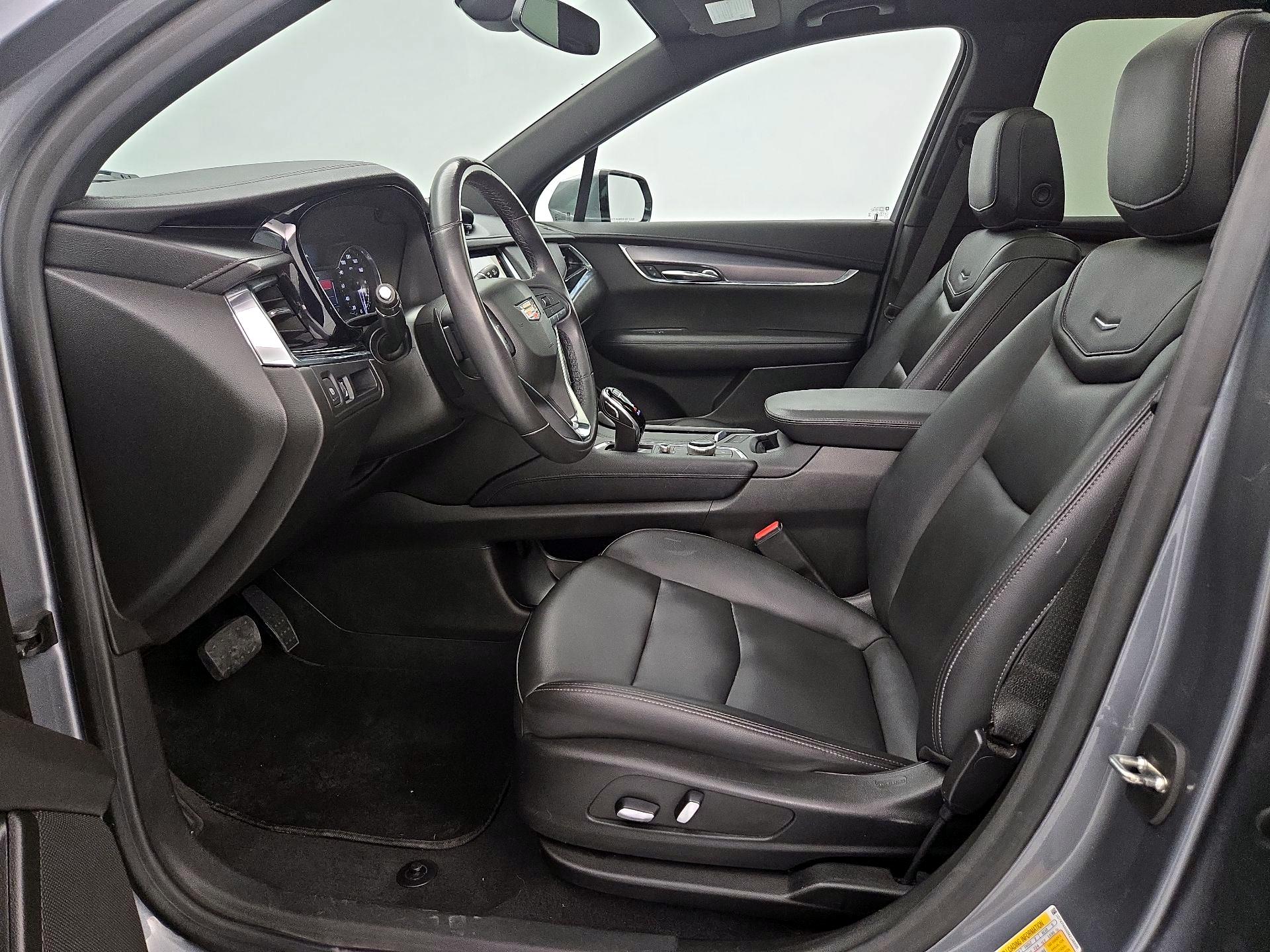 Thumbnail: 2021 Cadillac XT6 - 11