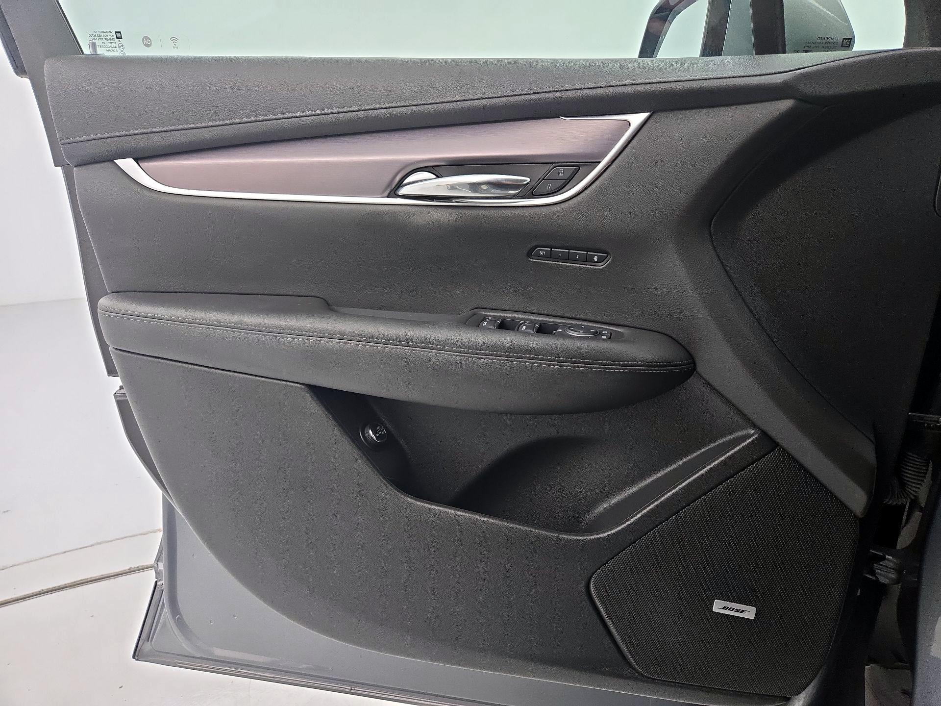 Thumbnail: 2021 Cadillac XT6 - 12