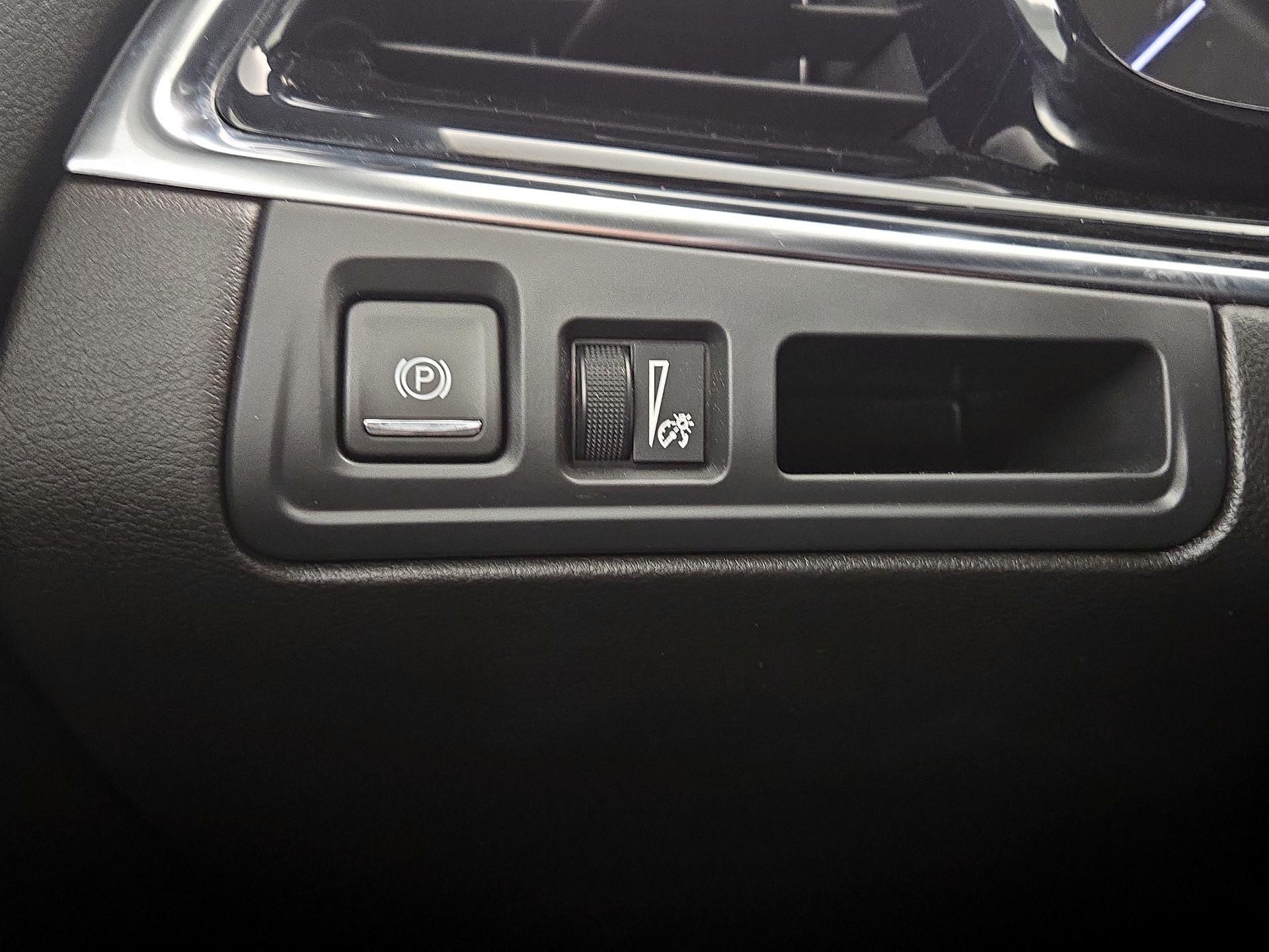 Thumbnail: 2021 Cadillac XT6 - 13