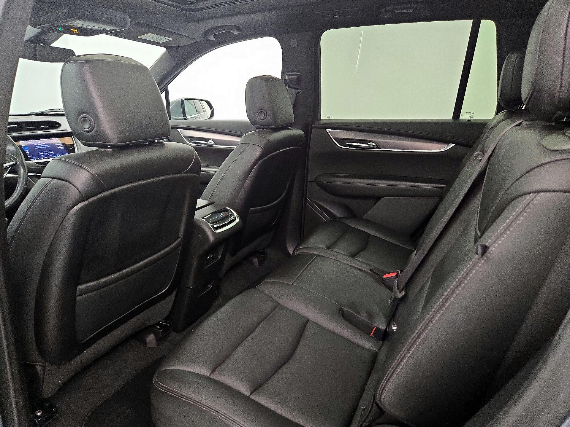 Thumbnail: 2021 Cadillac XT6 - 20