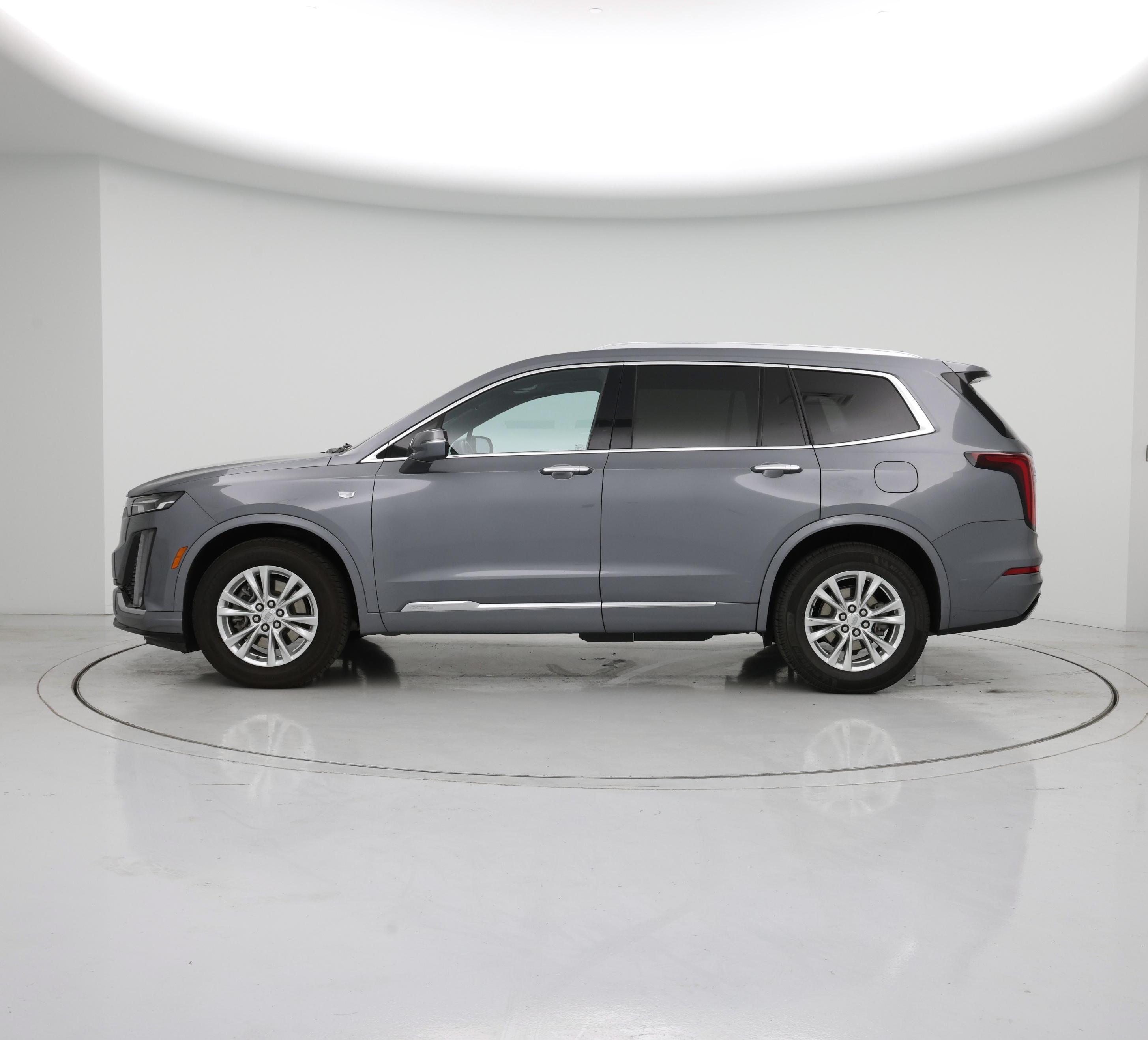 Thumbnail: 2021 Cadillac XT6 - 3